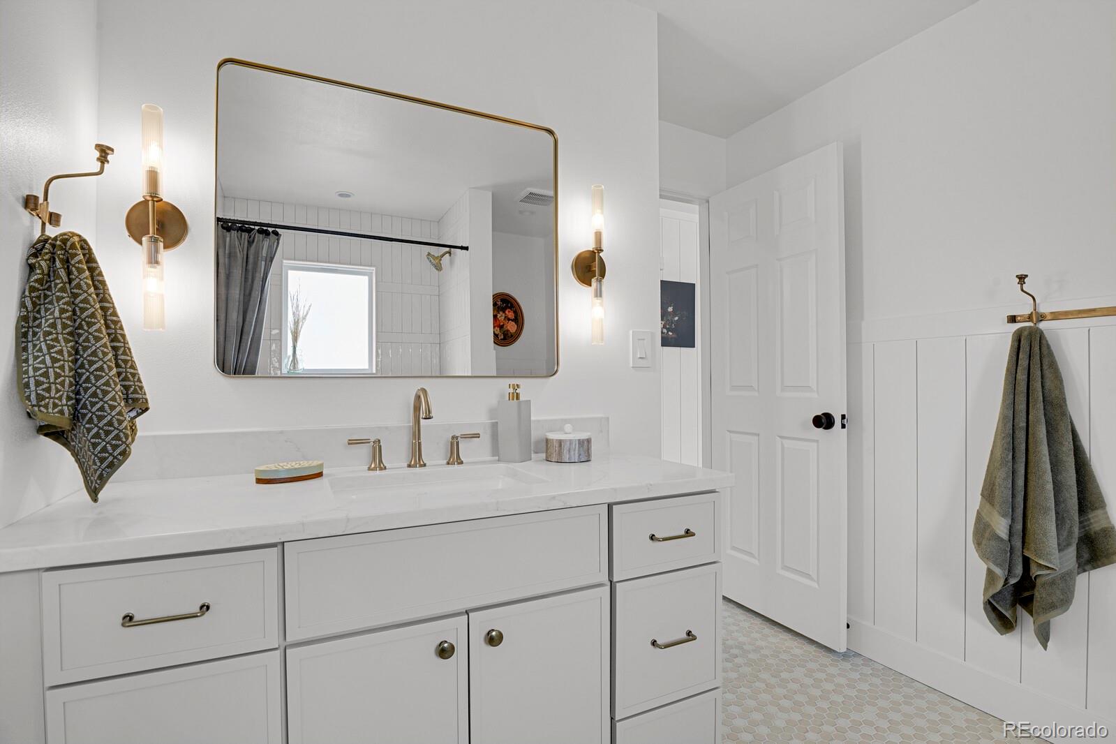 MLS Image #12 for 6620 s foresthill street,littleton, Colorado