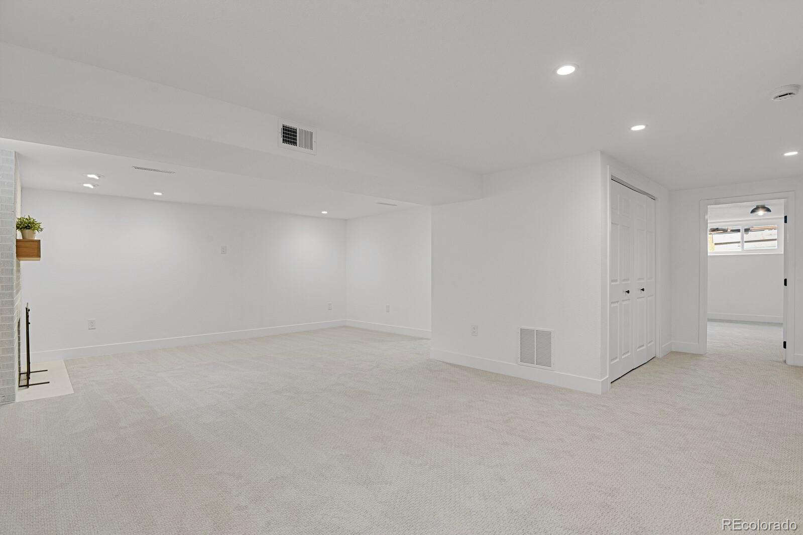MLS Image #17 for 6620 s foresthill street,littleton, Colorado