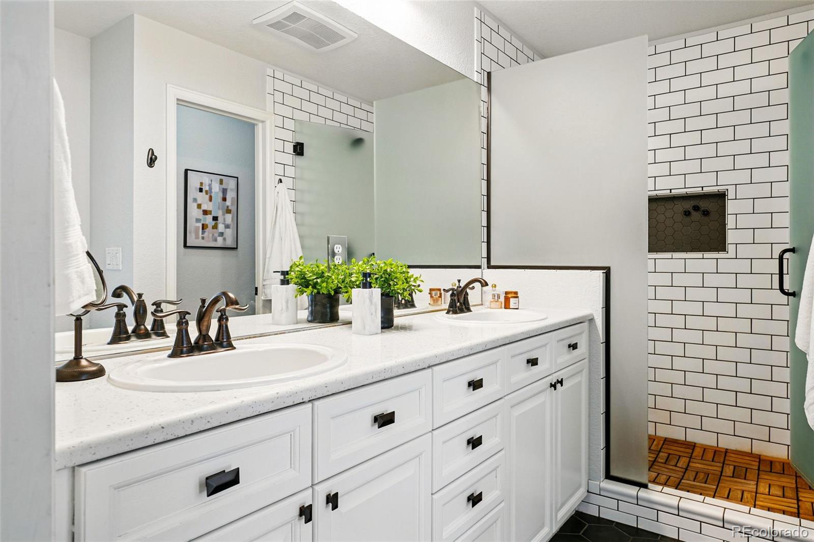 MLS Image #16 for 1063  roslyn court,denver, Colorado