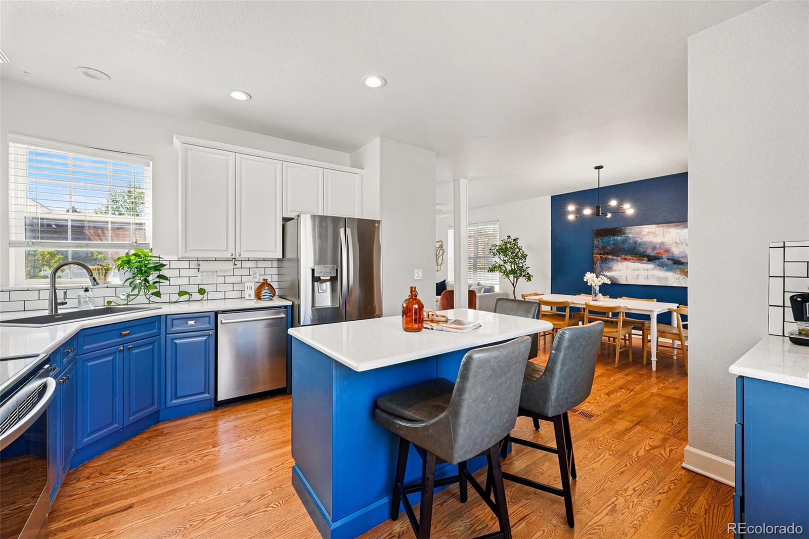 MLS Image #4 for 1063  roslyn court,denver, Colorado
