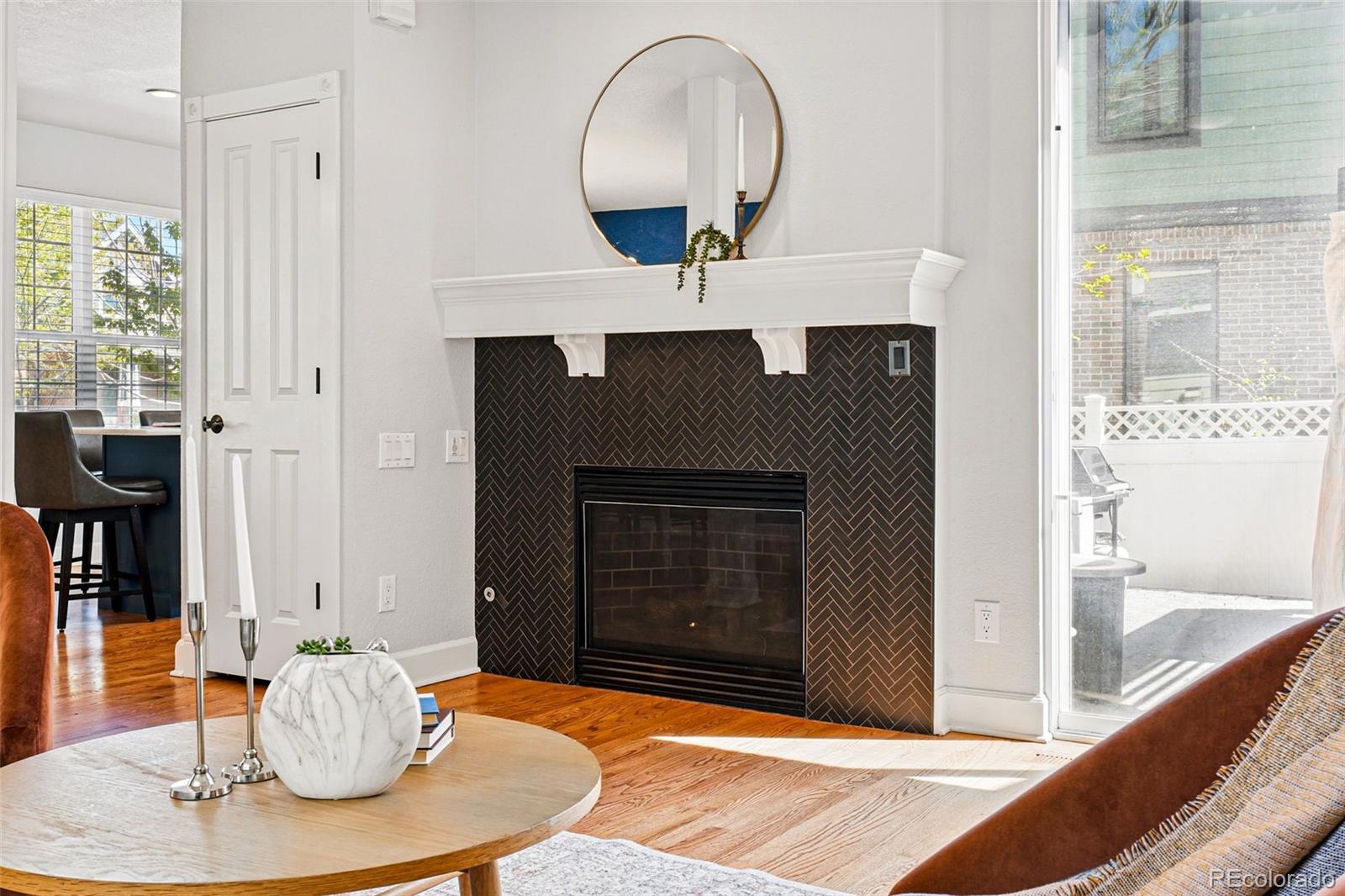 MLS Image #9 for 1063  roslyn court,denver, Colorado