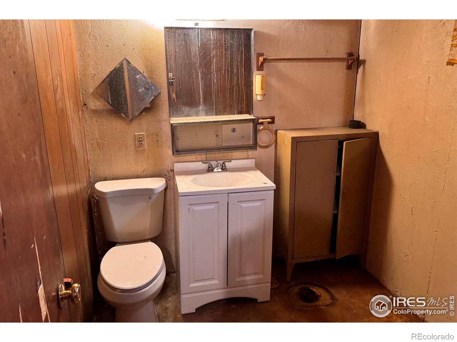 MLS Image #16 for 1633 s alcott street,denver, Colorado