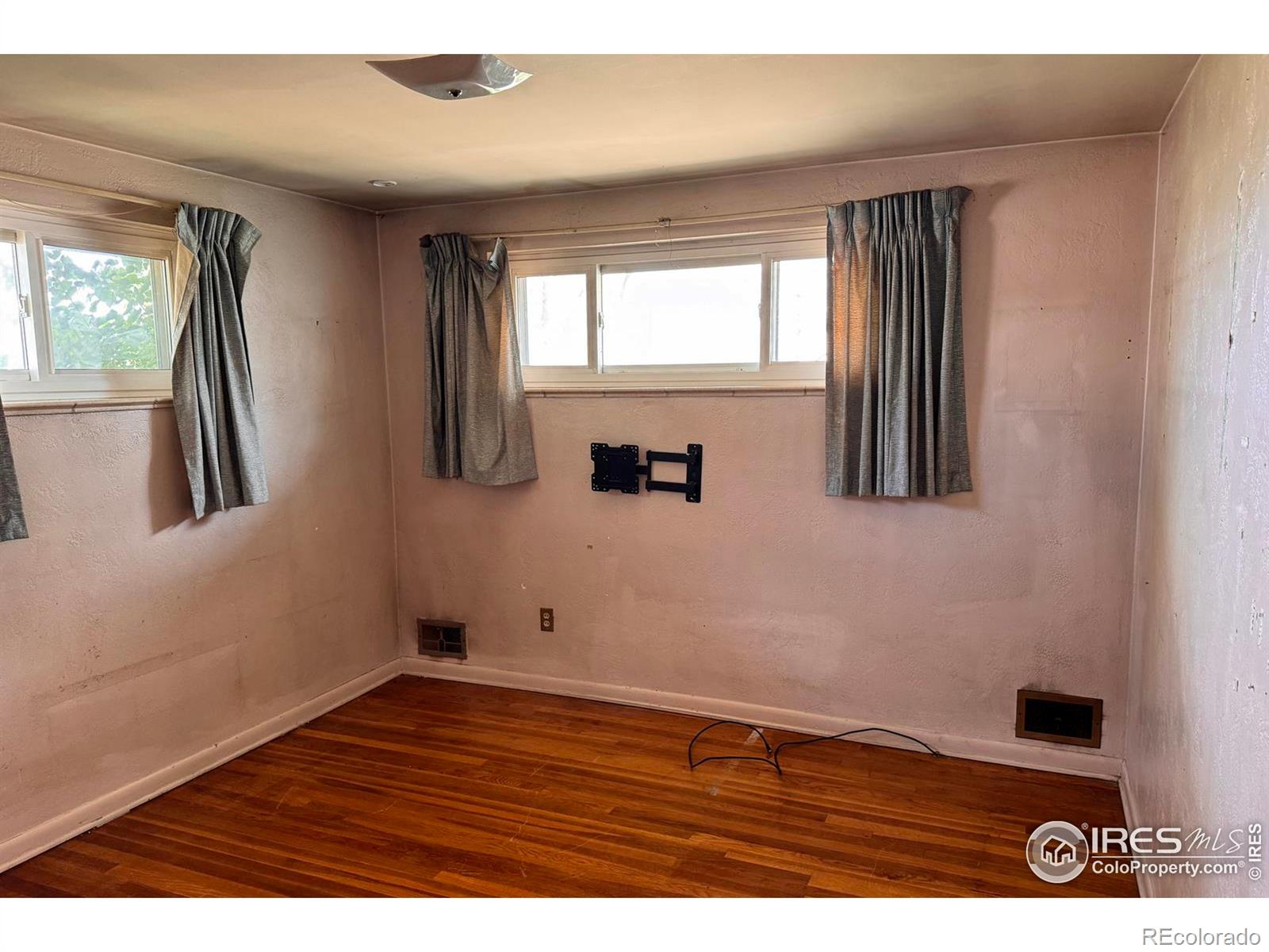 MLS Image #3 for 1633 s alcott street,denver, Colorado