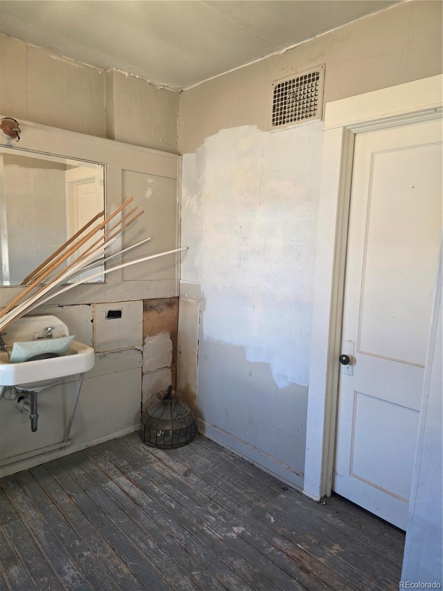 MLS Image #23 for 714  front street,arriba, Colorado