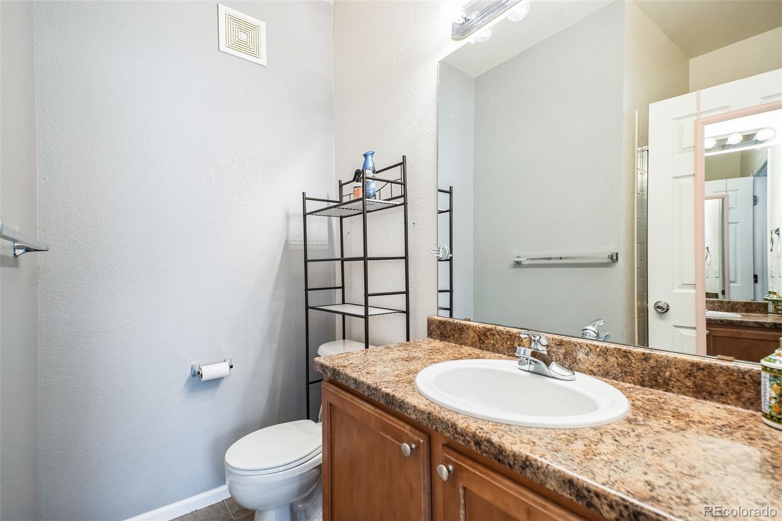 MLS Image #14 for 18726 e yale circle,aurora, Colorado