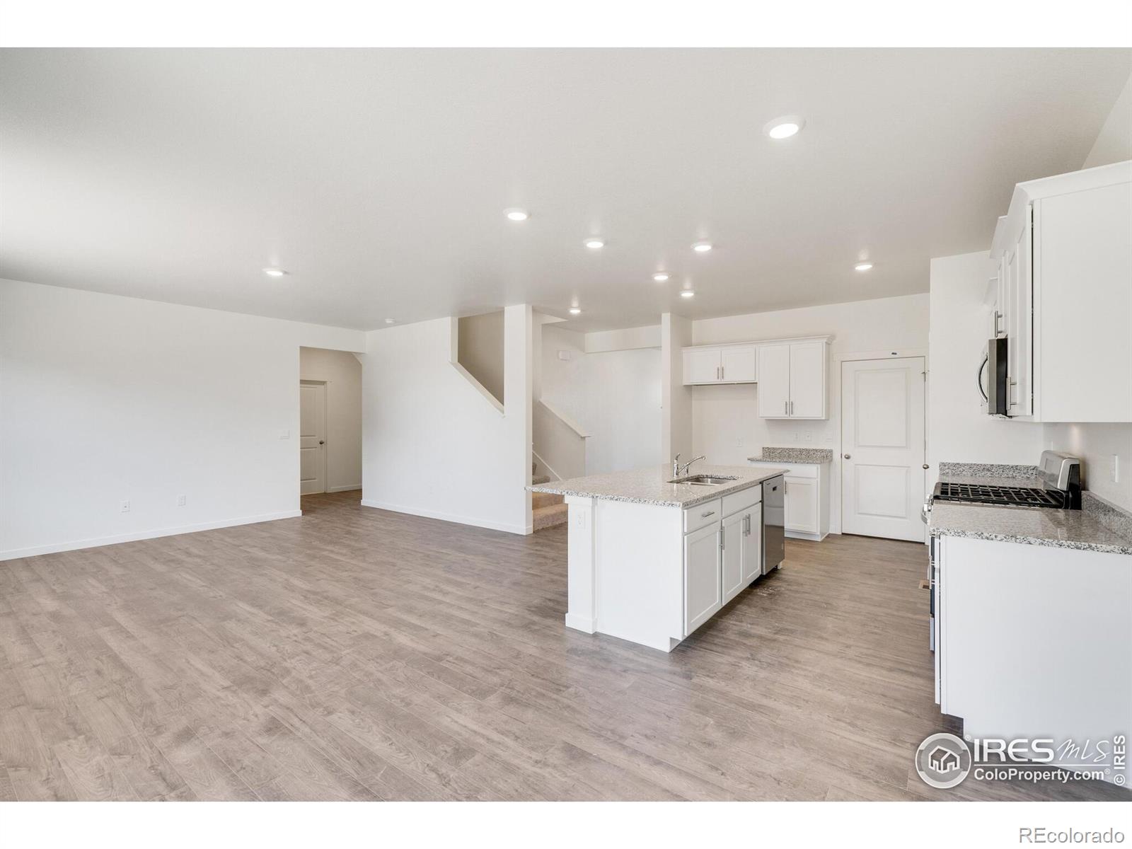 MLS Image #3 for 352  hummingbird lane,johnstown, Colorado
