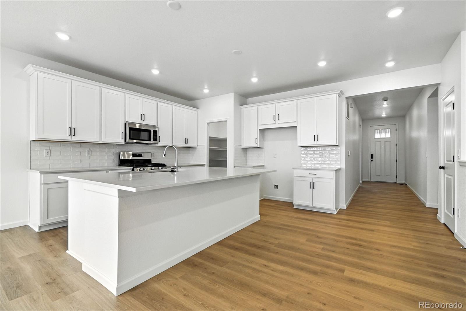 MLS Image #14 for 17075 w 92nd loop,arvada, Colorado