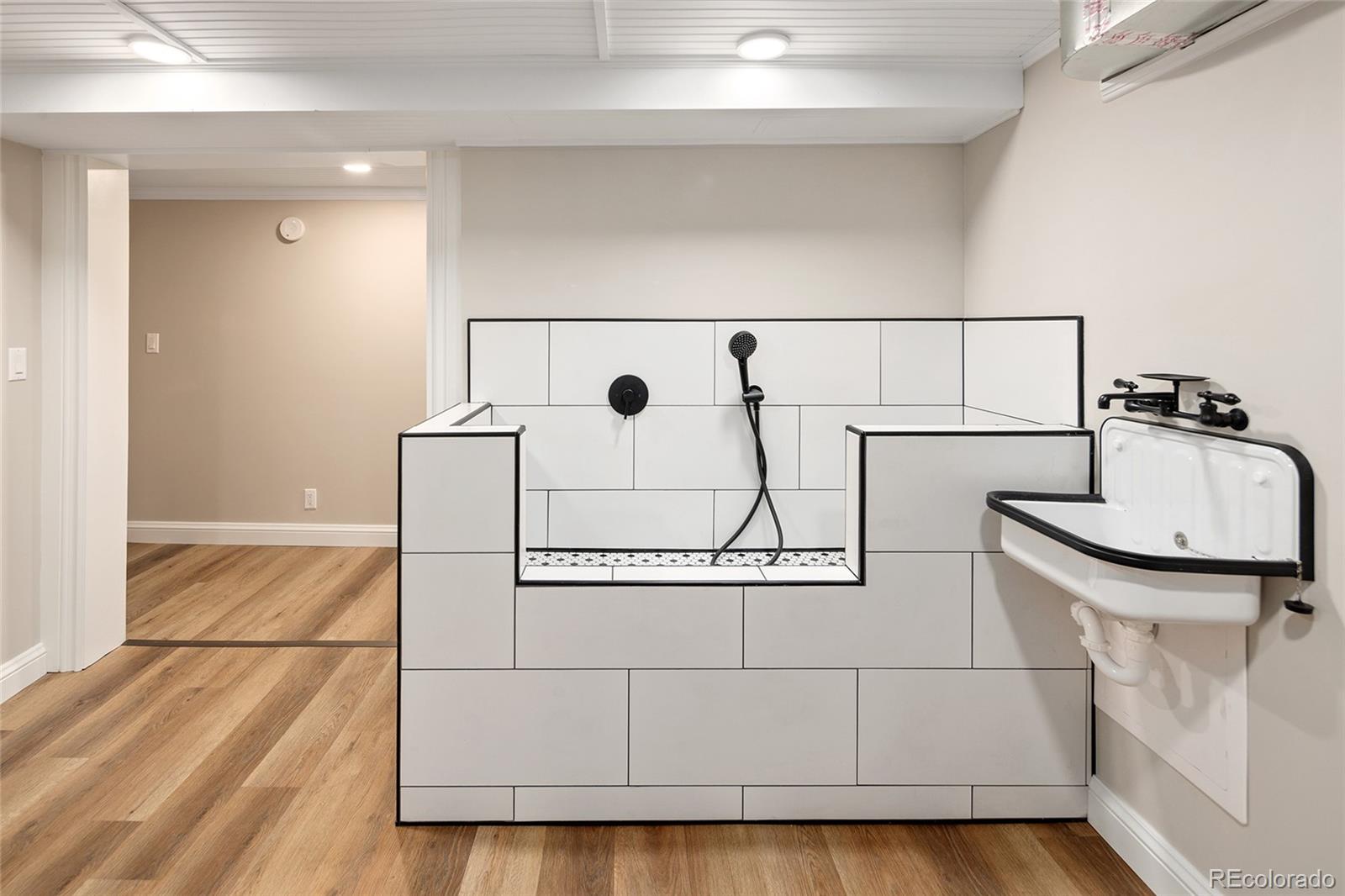 MLS Image #33 for 1050 n clarkson street,denver, Colorado