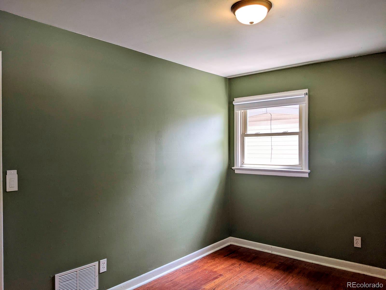 MLS Image #11 for 1500 s perry street,denver, Colorado