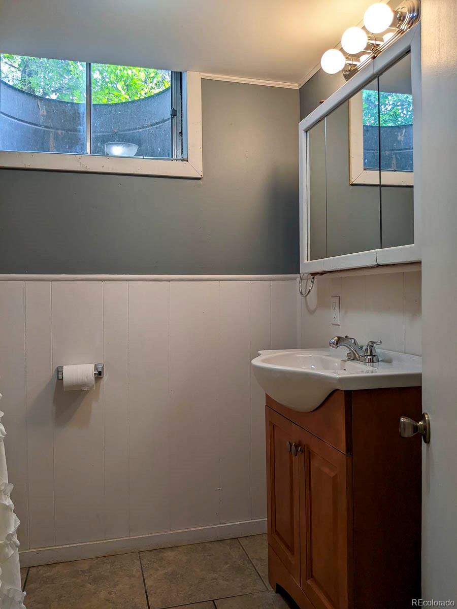 MLS Image #34 for 1500 s perry street,denver, Colorado