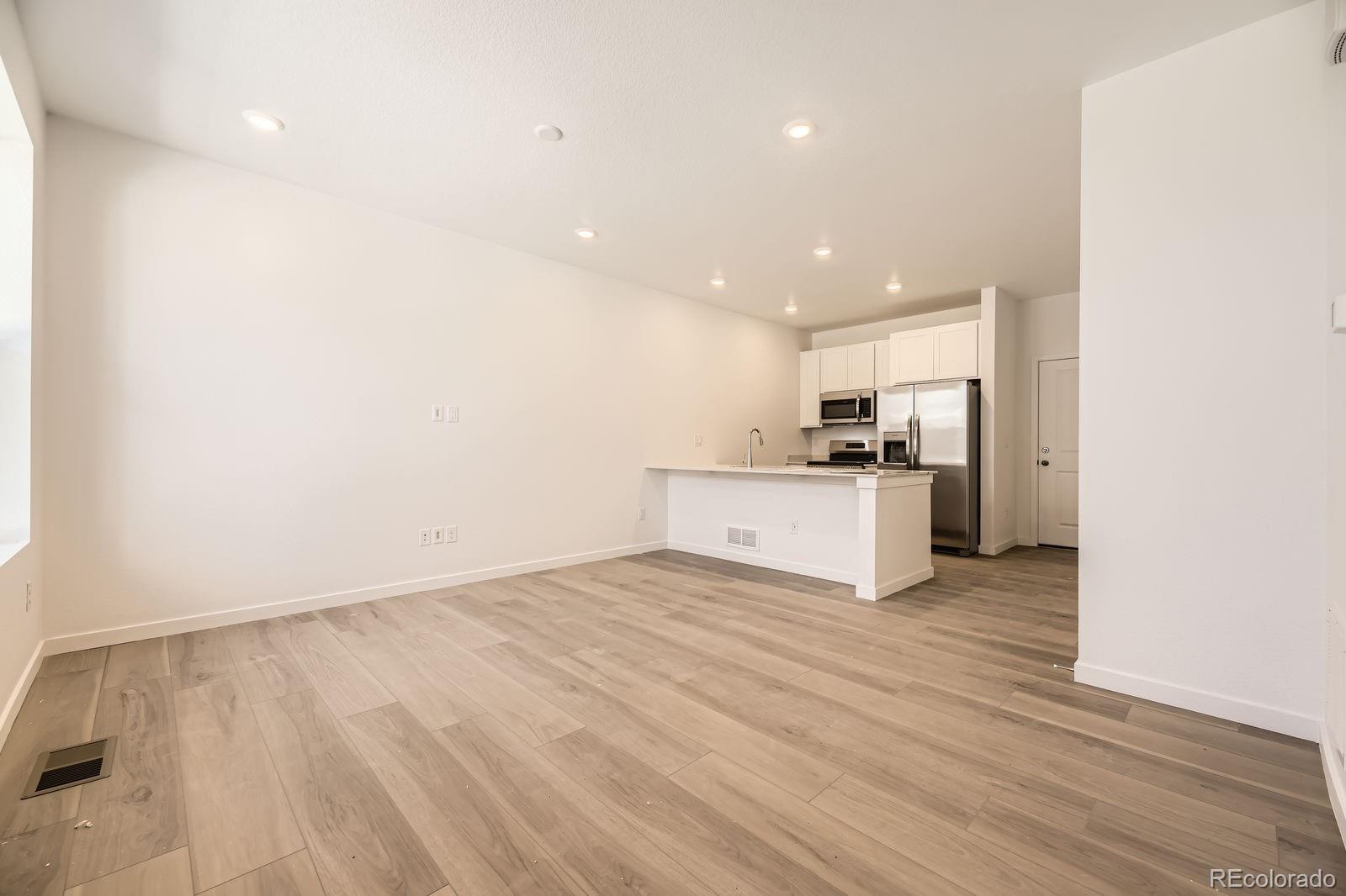 MLS Image #1 for 2002 s haleyville way ,aurora, Colorado