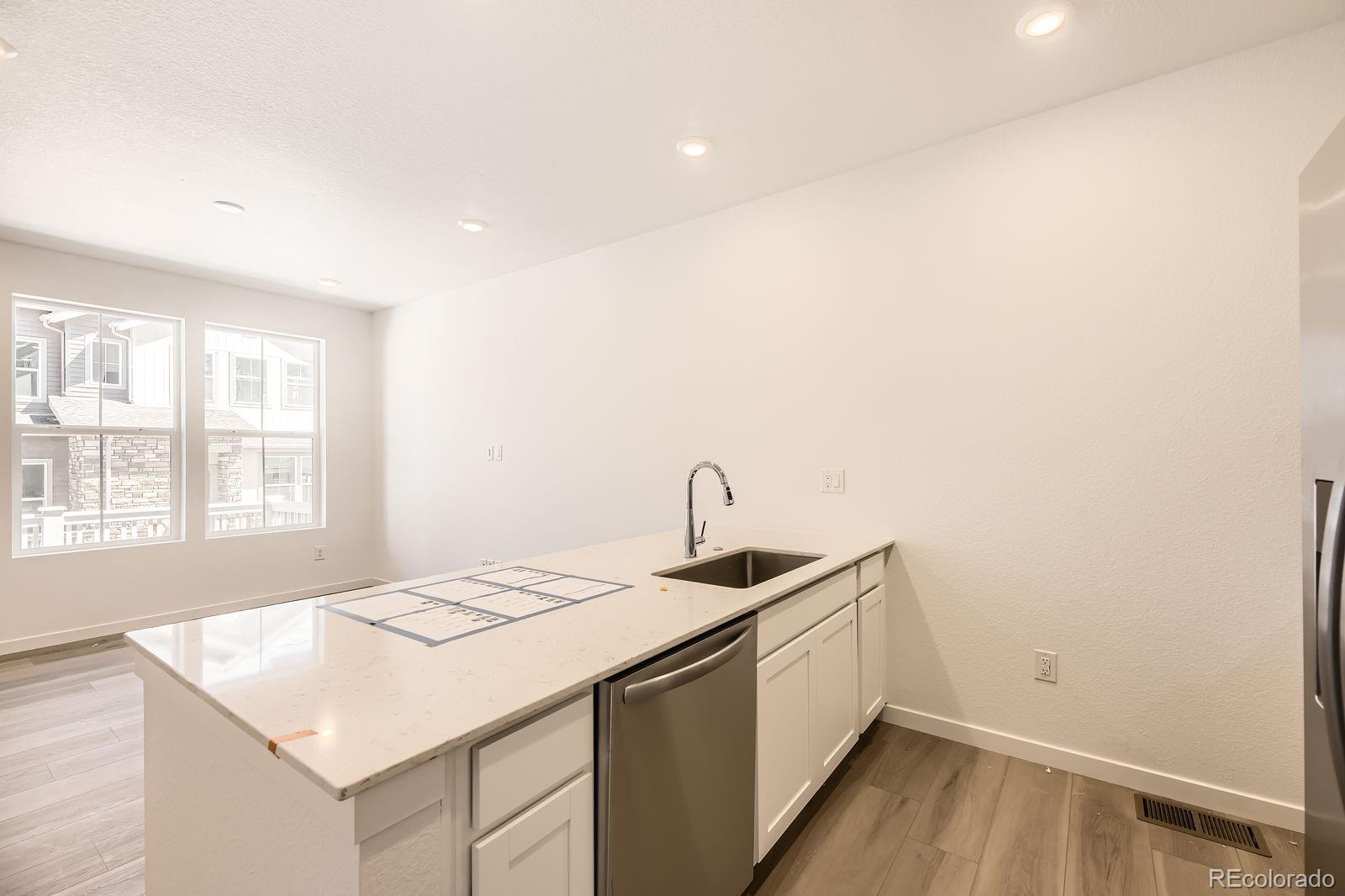 MLS Image #3 for 2002 s haleyville way ,aurora, Colorado