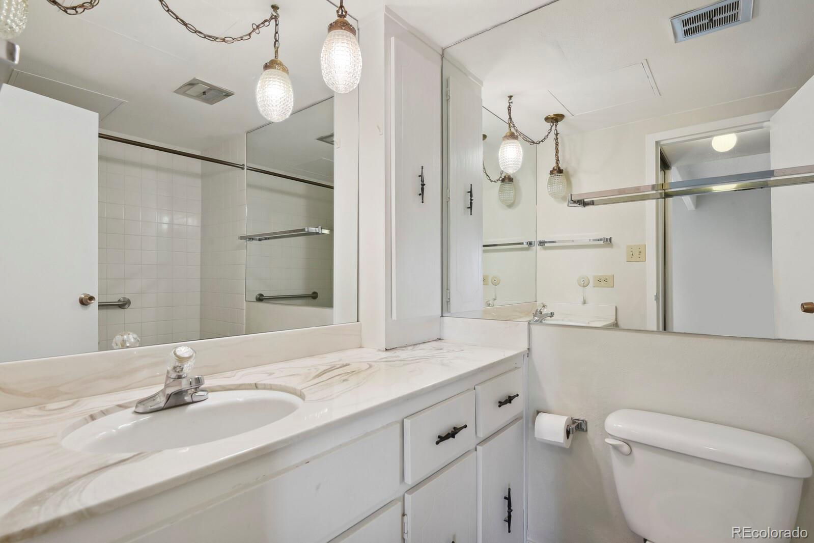 MLS Image #16 for 130 n pearl street,denver, Colorado