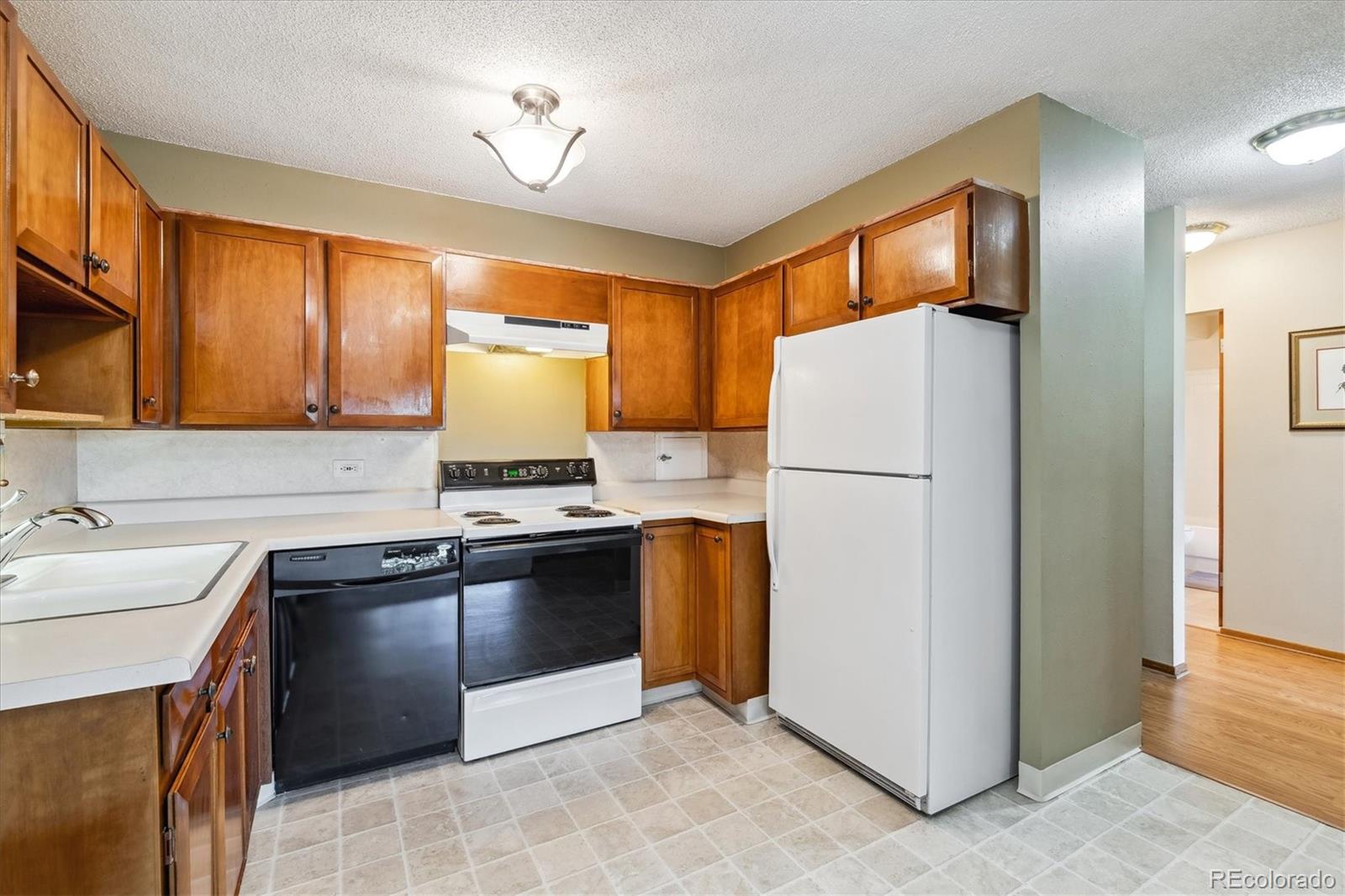 MLS Image #8 for 750 s alton way,denver, Colorado