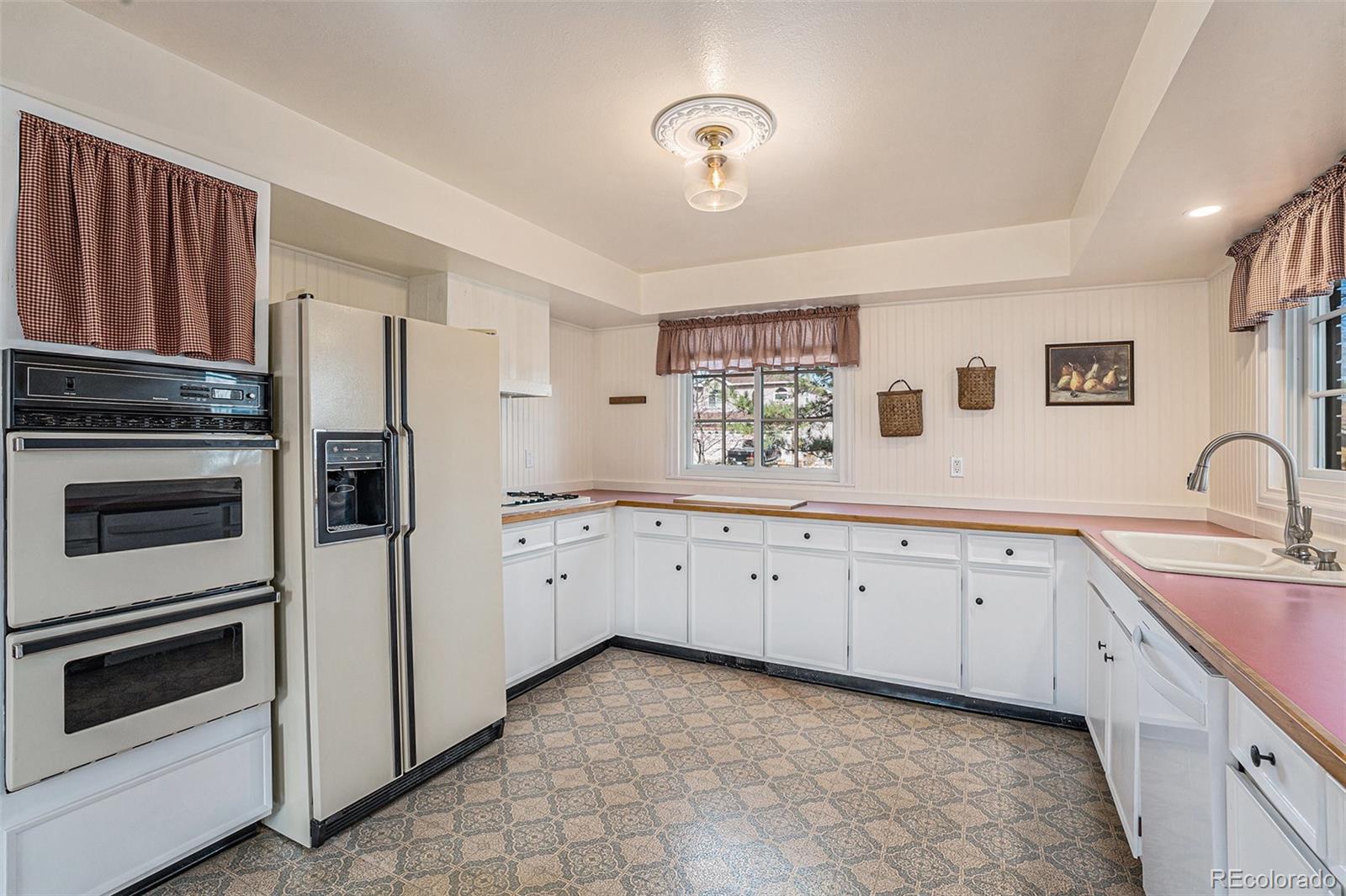MLS Image #9 for 419  chamberlin place,colorado springs, Colorado