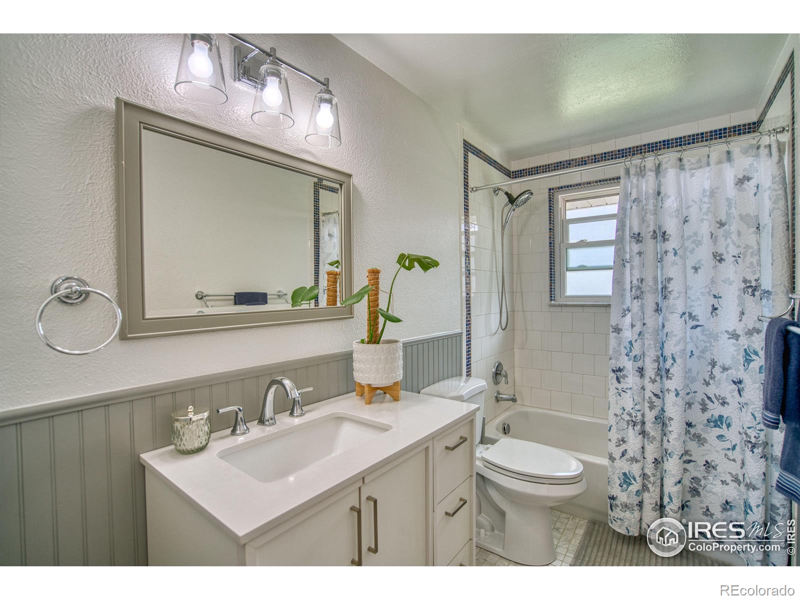 MLS Image #11 for 8200  delaware street,denver, Colorado