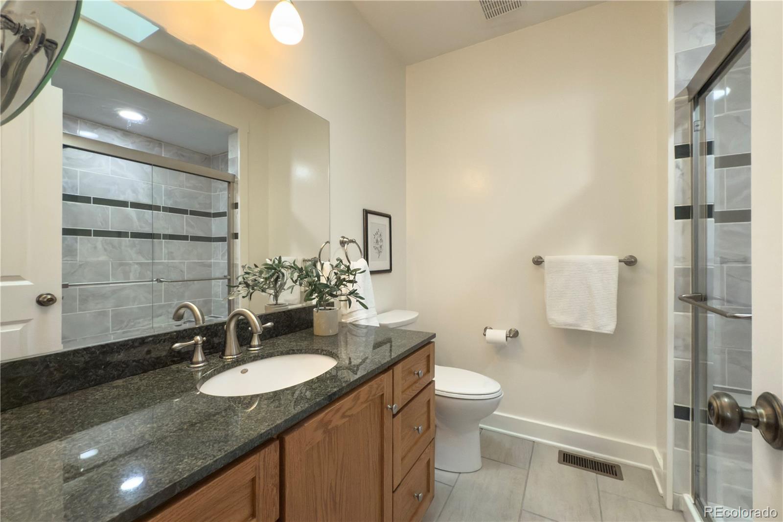 MLS Image #19 for 1836 s grant street,denver, Colorado