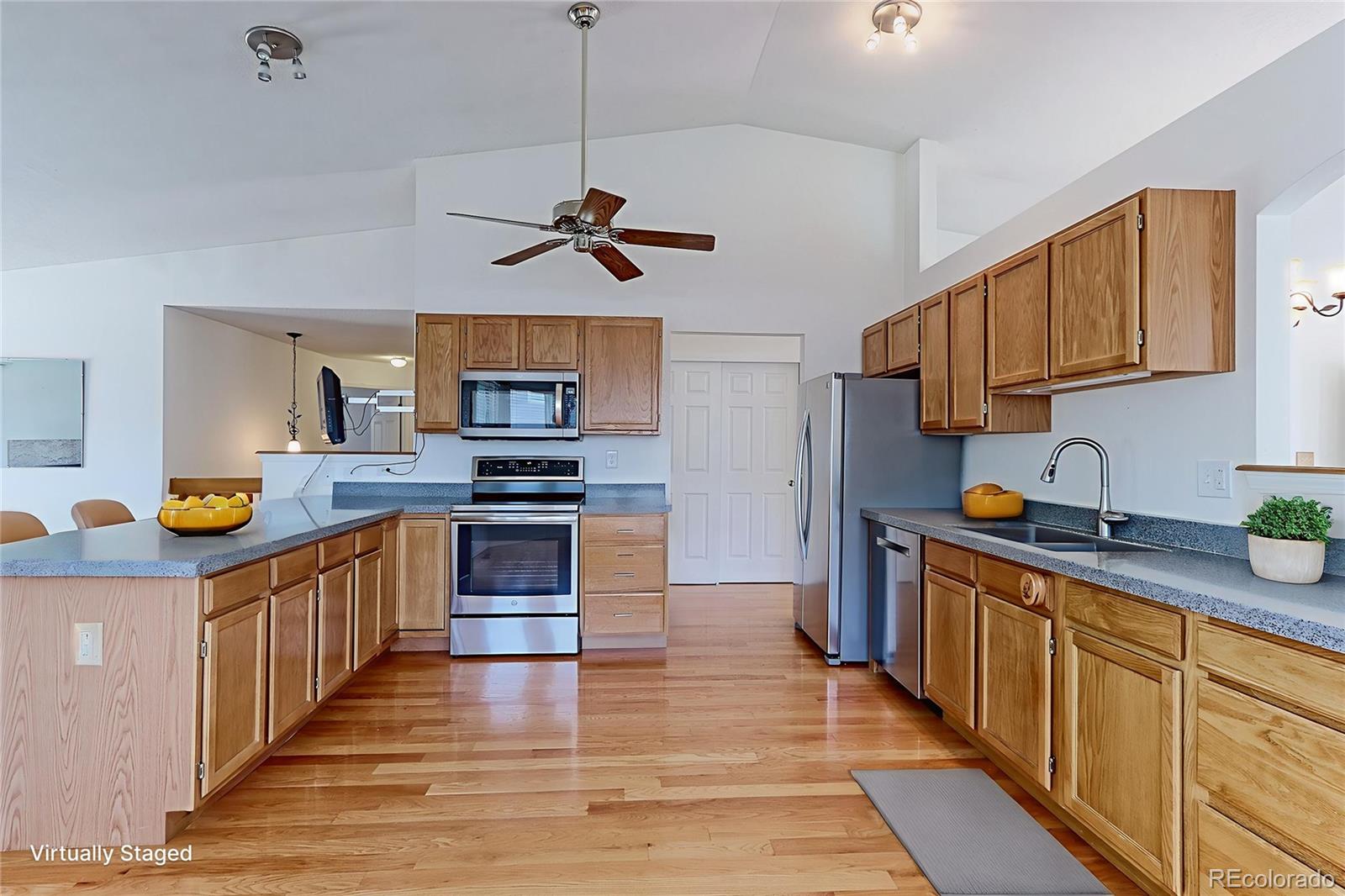 MLS Image #3 for 12935  lake circle drive,thornton, Colorado