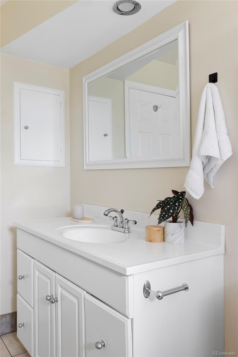 MLS Image #17 for 9000 w 4th place,lakewood, Colorado