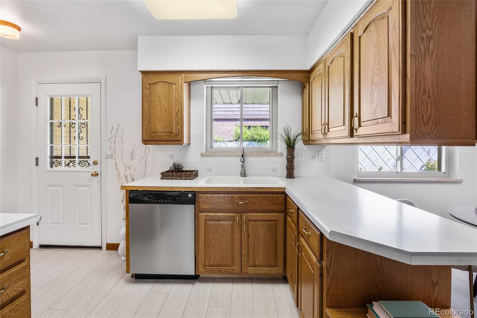 MLS Image #15 for 2501 e arkansas avenue,denver, Colorado