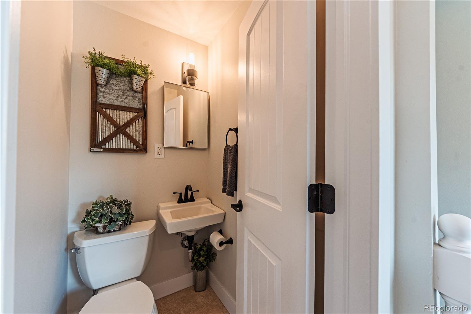 MLS Image #13 for 2274 s cherry street,denver, Colorado