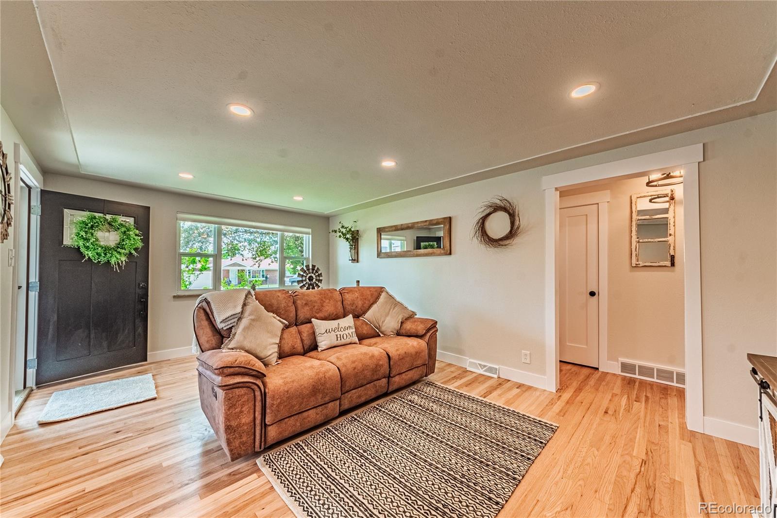 MLS Image #8 for 2274 s cherry street,denver, Colorado