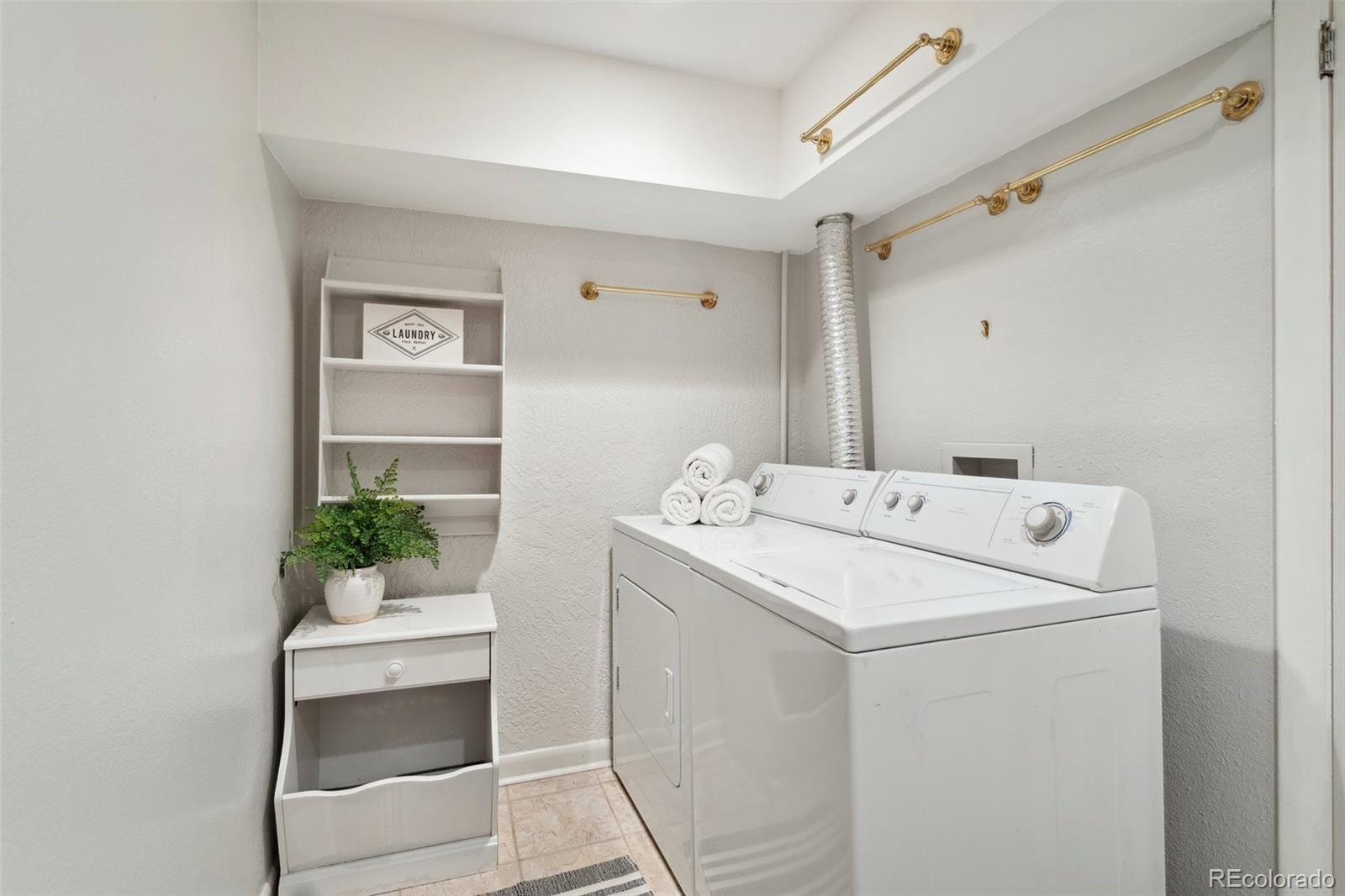 MLS Image #17 for 913  panorama drive,colorado springs, Colorado