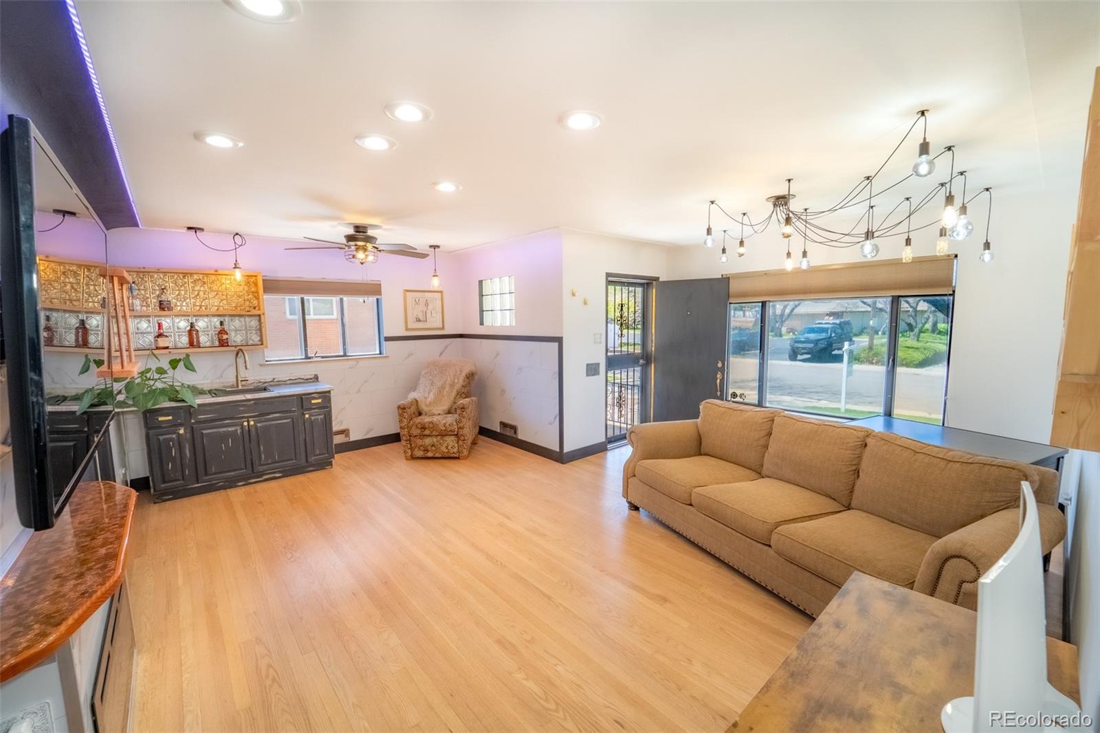 MLS Image #5 for 2548 s zurich court,denver, Colorado