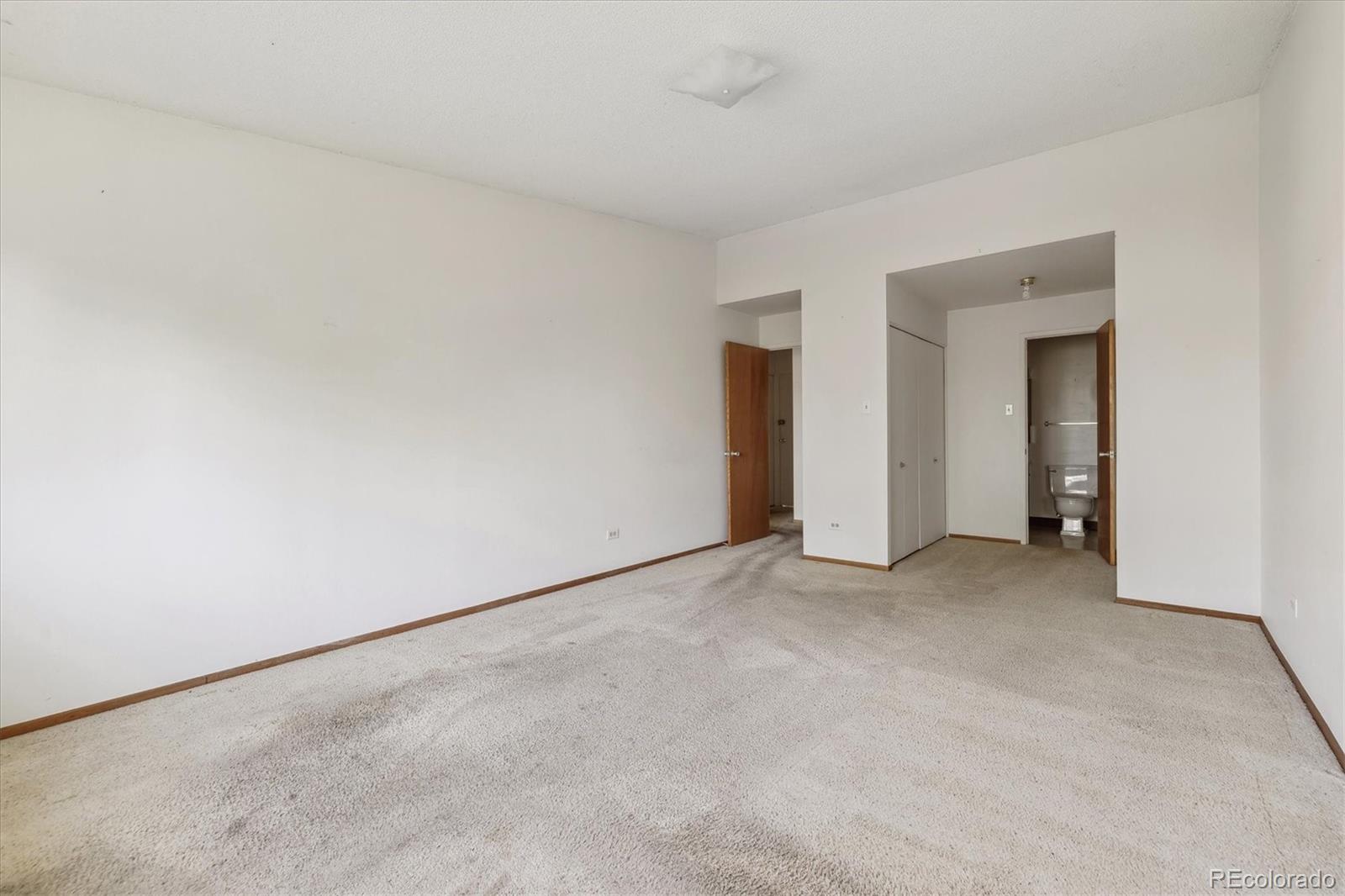 MLS Image #11 for 655 s alton way,denver, Colorado