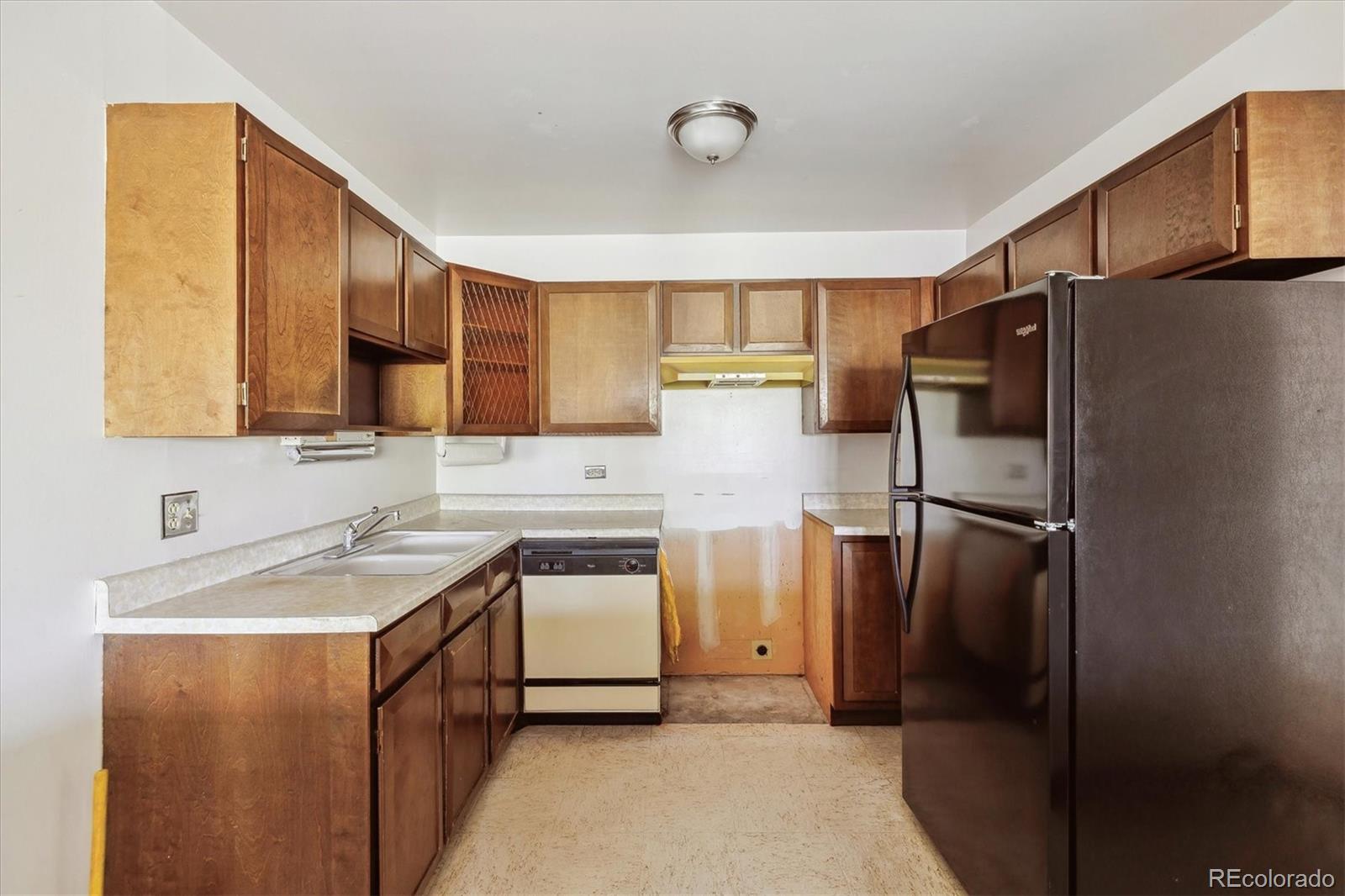 MLS Image #3 for 655 s alton way,denver, Colorado