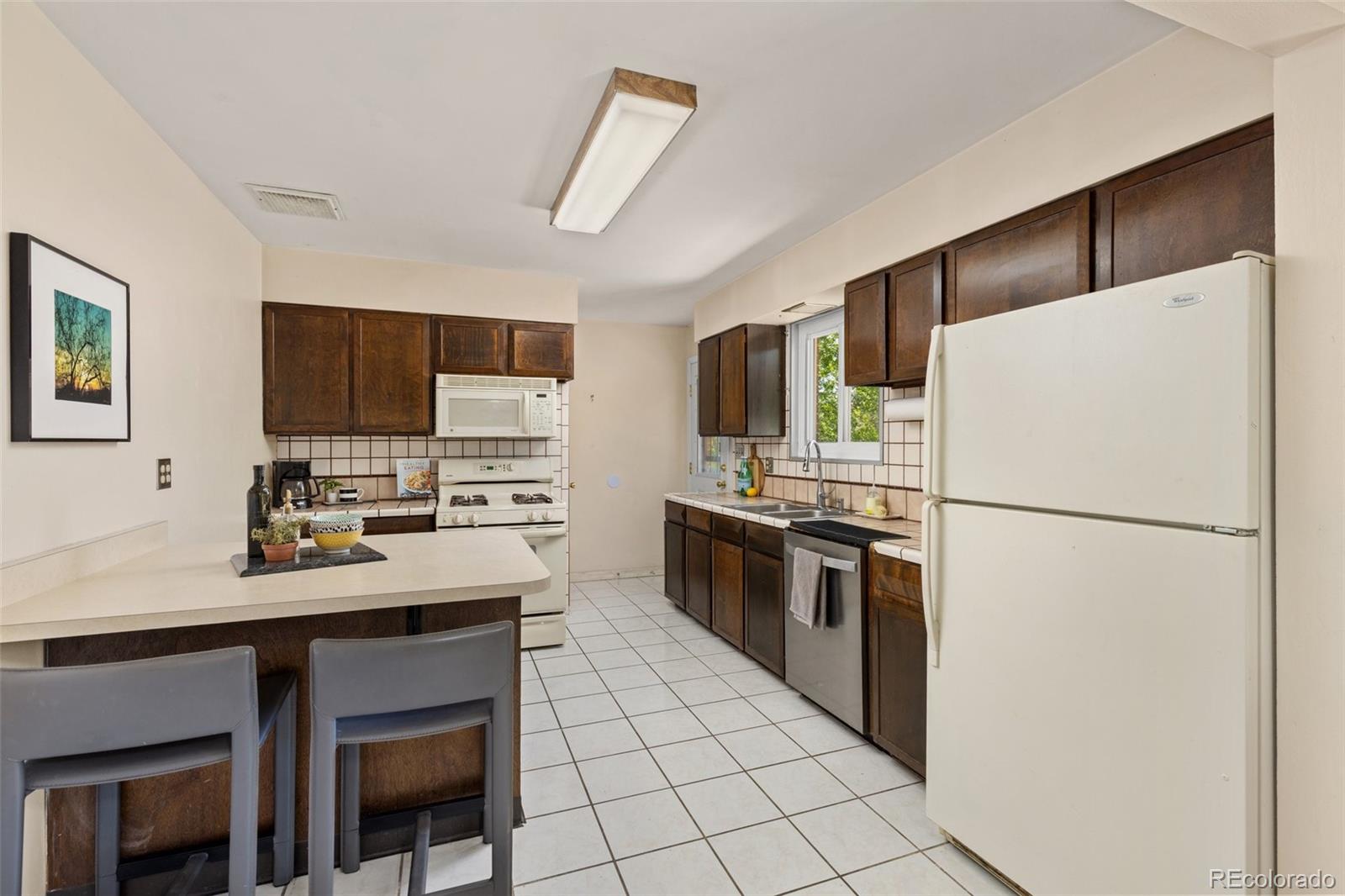 MLS Image #10 for 430 s potomac circle,aurora, Colorado