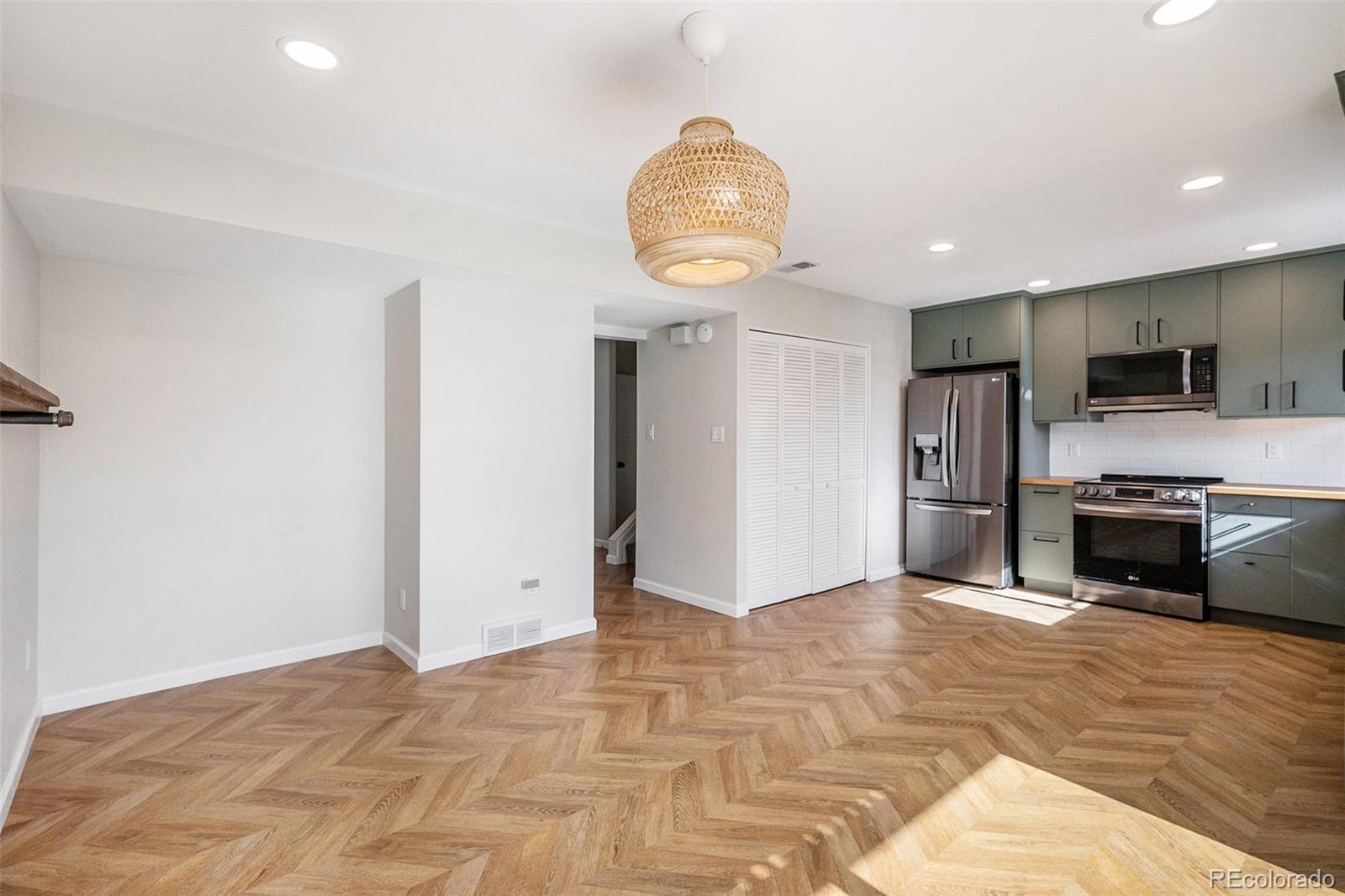 MLS Image #11 for 9272 e mansfield avenue,denver, Colorado