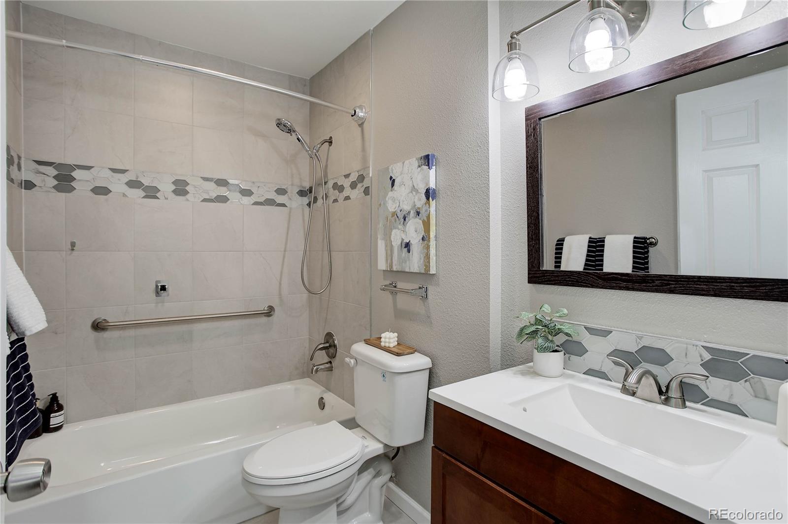 MLS Image #7 for 3550 s harlan street,denver, Colorado