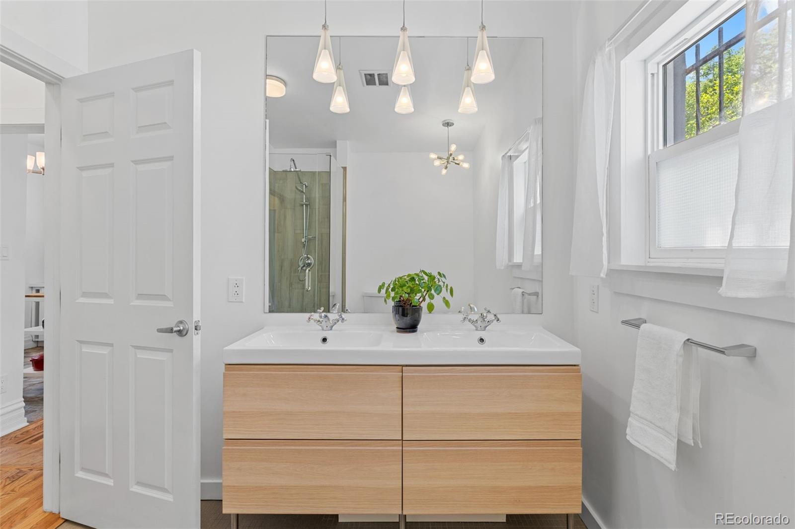 MLS Image #18 for 2643 n marion street,denver, Colorado