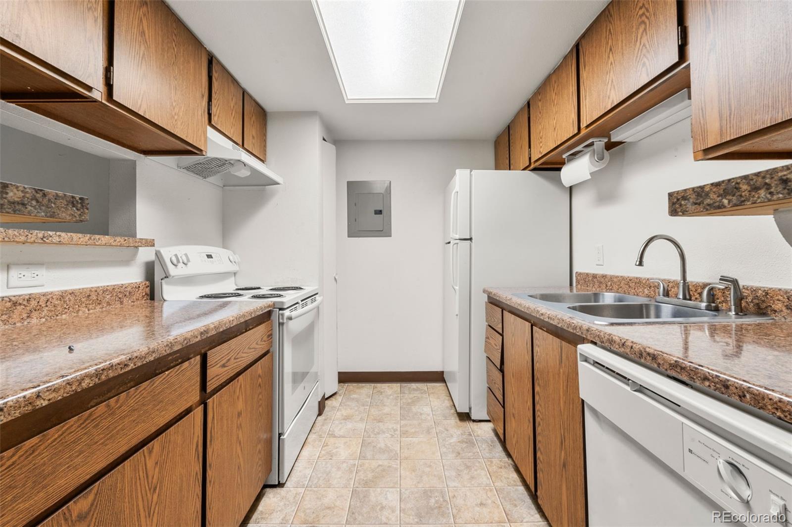 MLS Image #5 for 1792 s pitkin circle,aurora, Colorado