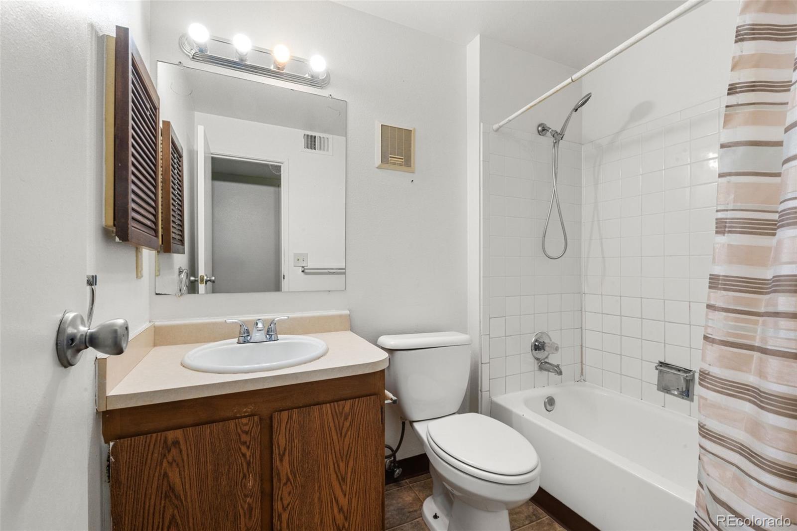 MLS Image #9 for 1792 s pitkin circle,aurora, Colorado