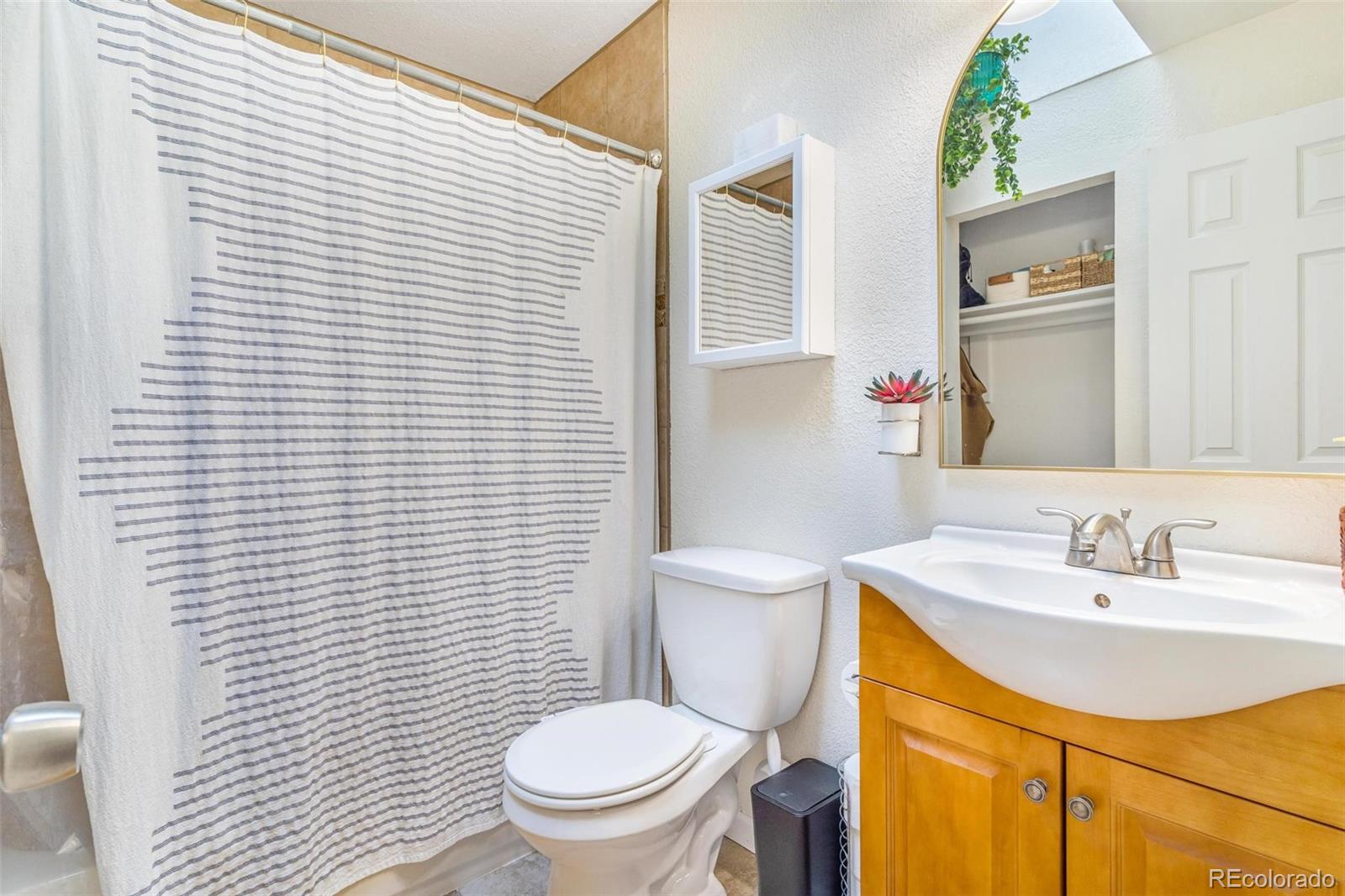 MLS Image #16 for 2756 s linley court,denver, Colorado