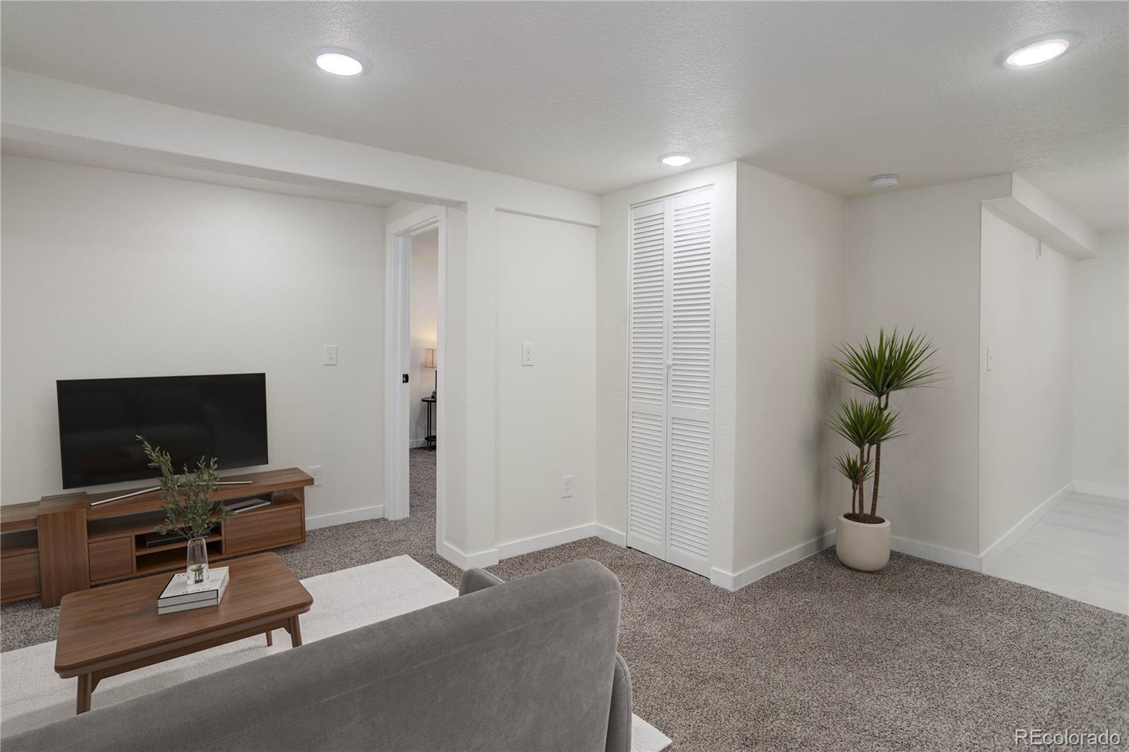 MLS Image #20 for 141 s knox court,denver, Colorado