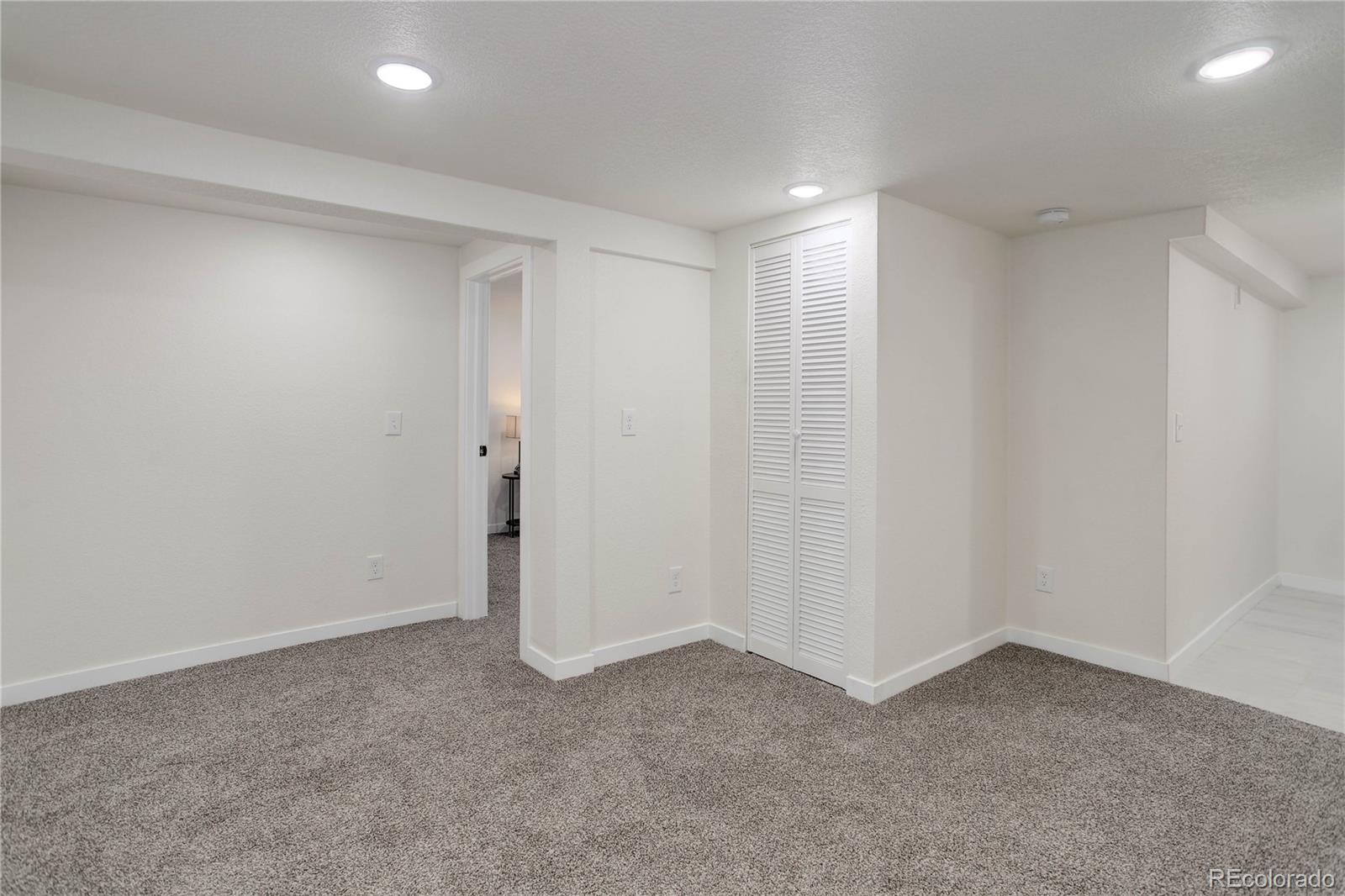 MLS Image #21 for 141 s knox court,denver, Colorado