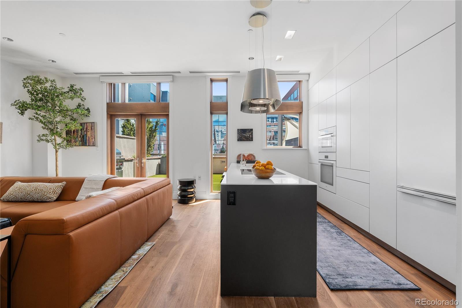 MLS Image #10 for 105  fillmore street,denver, Colorado