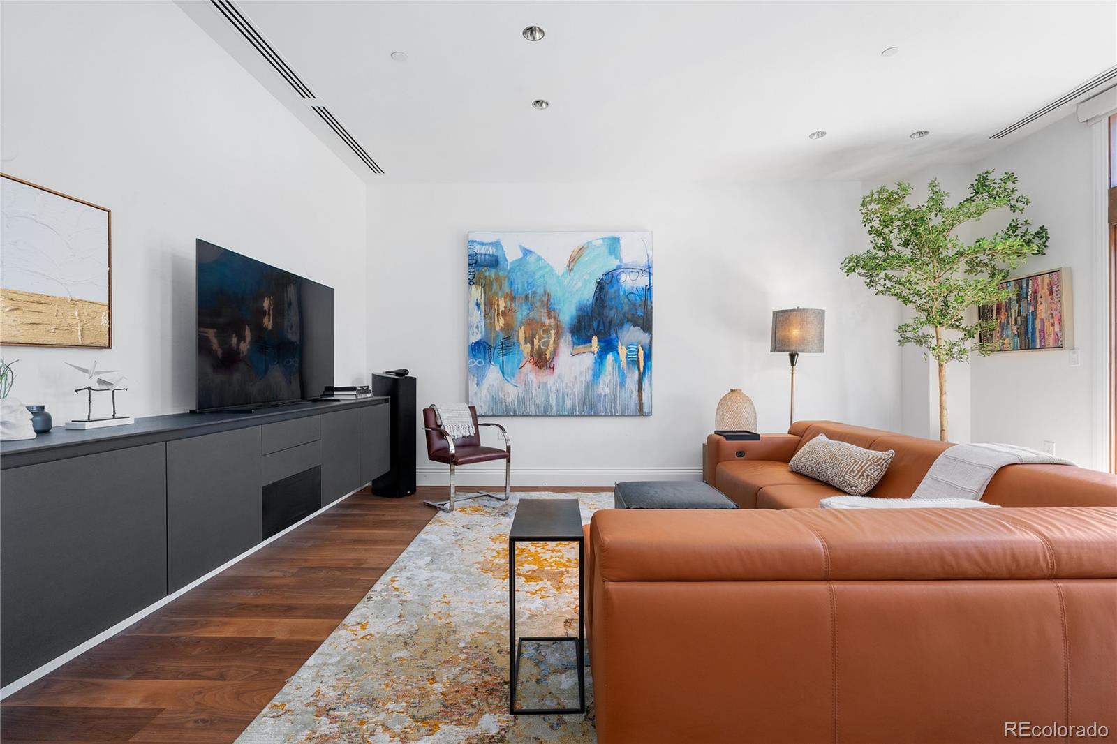 MLS Image #11 for 105  fillmore street,denver, Colorado