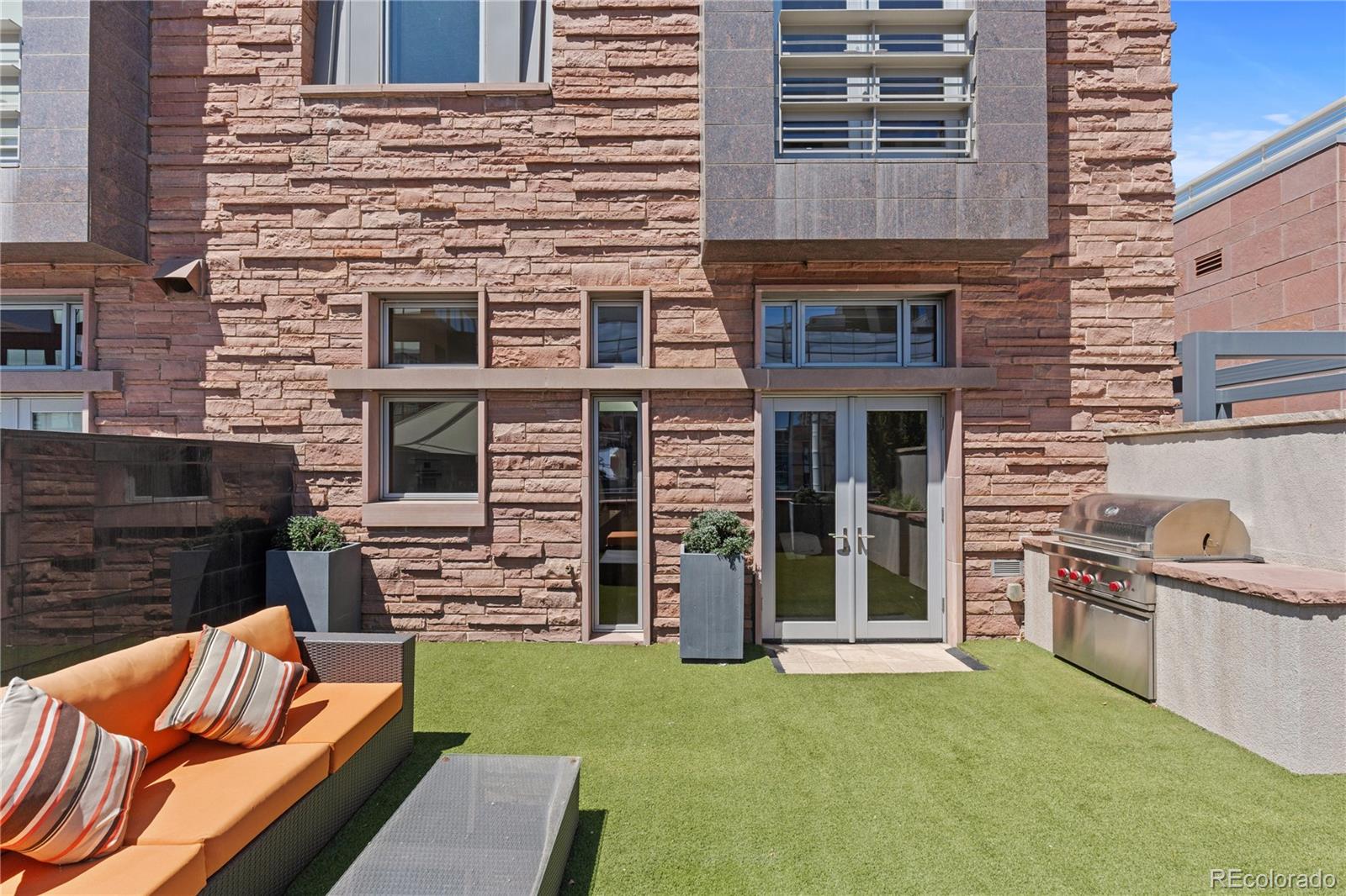 MLS Image #15 for 105  fillmore street,denver, Colorado