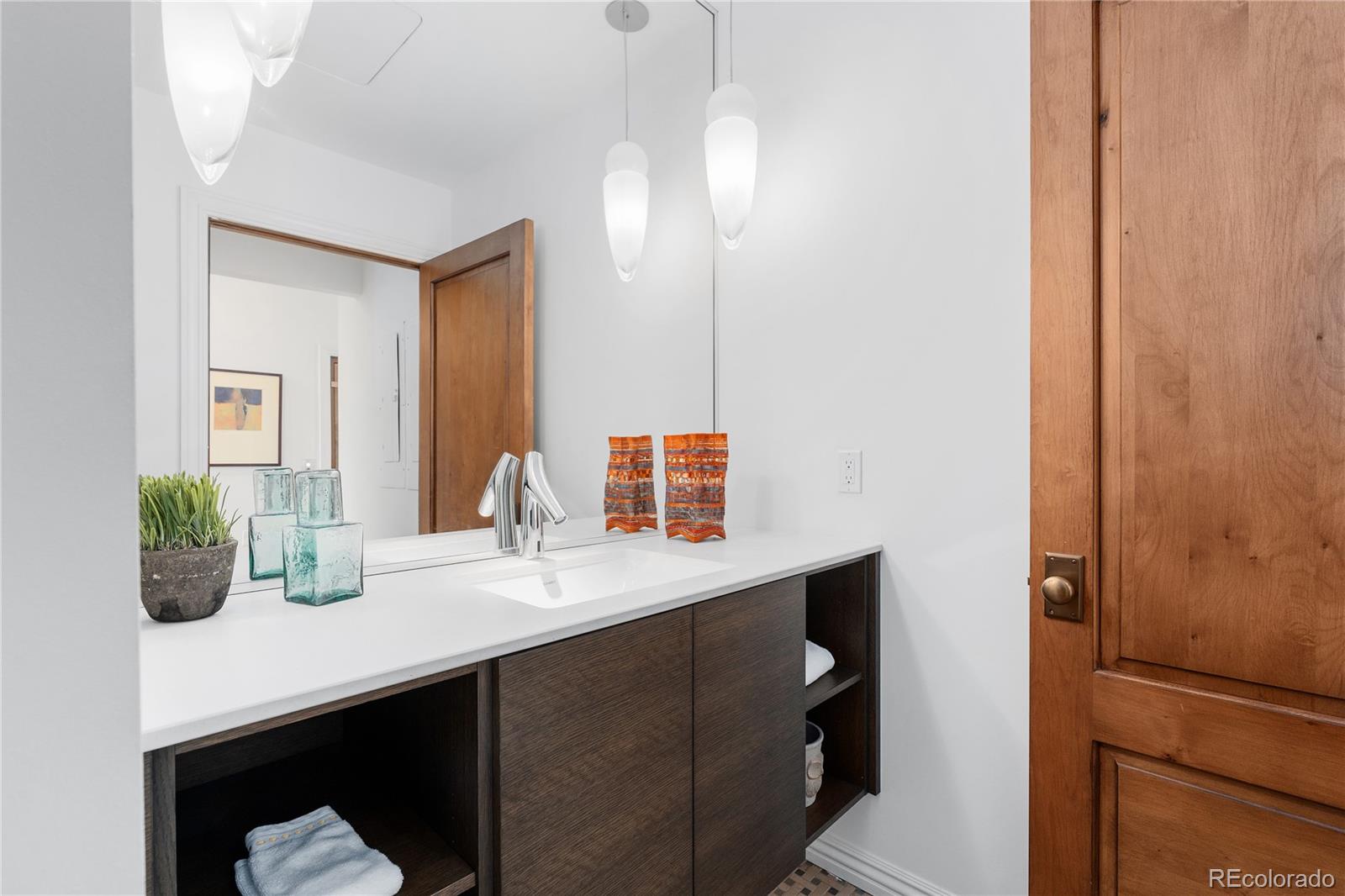 MLS Image #20 for 105  fillmore street,denver, Colorado
