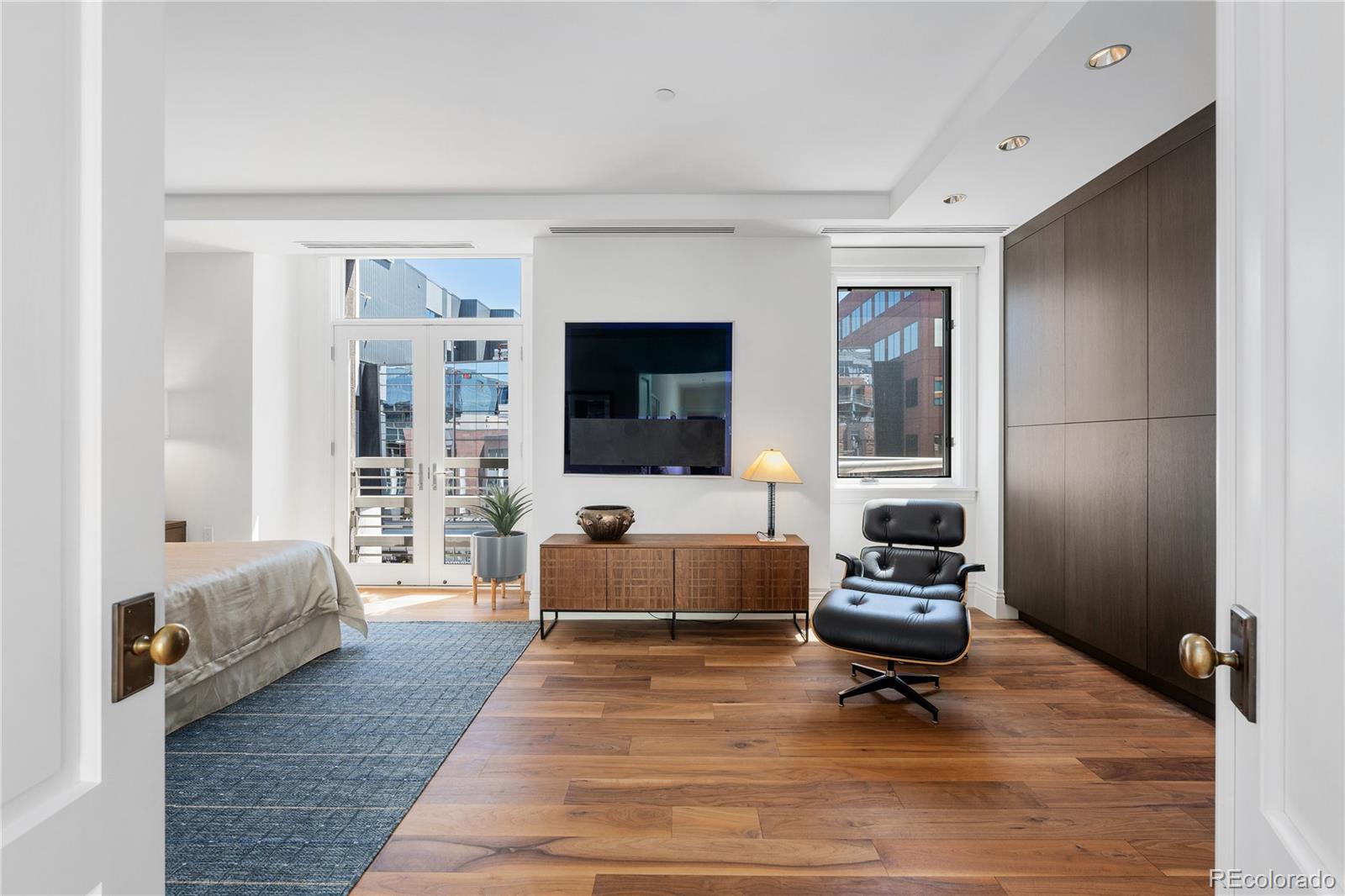 MLS Image #21 for 105  fillmore street,denver, Colorado