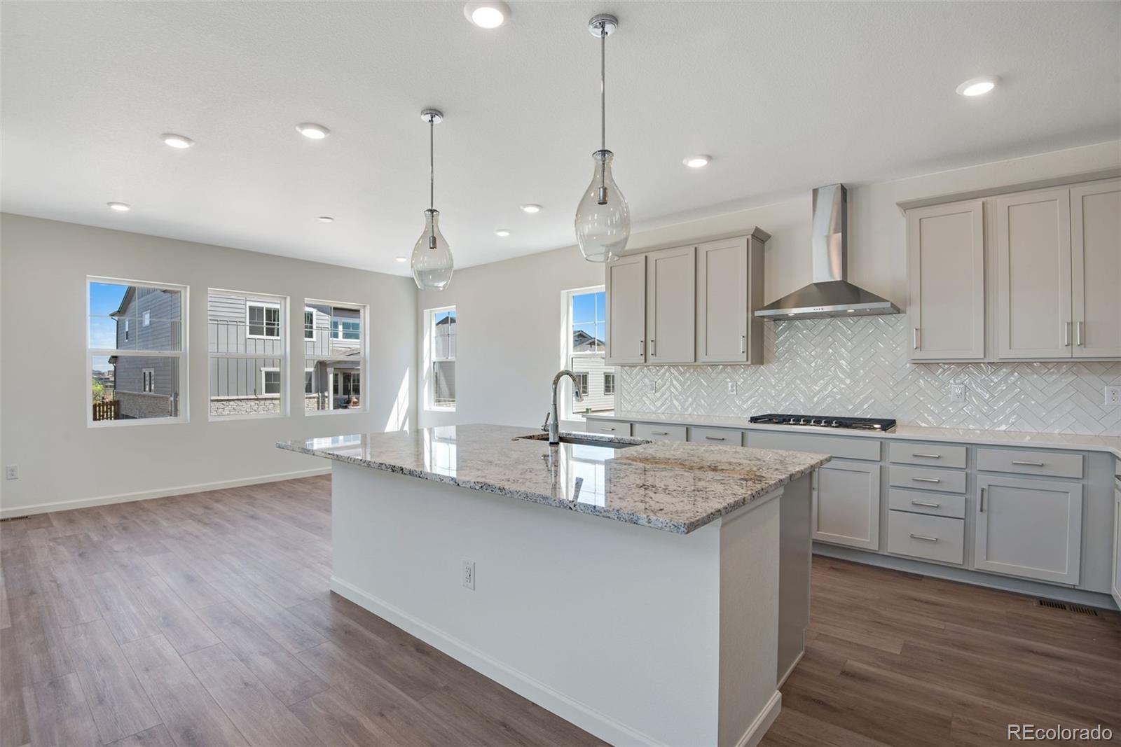 MLS Image #19 for 24563 e 34th avenue,aurora, Colorado