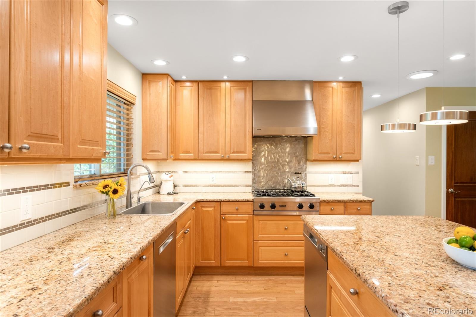 MLS Image #11 for 1800 s niagara way,denver, Colorado