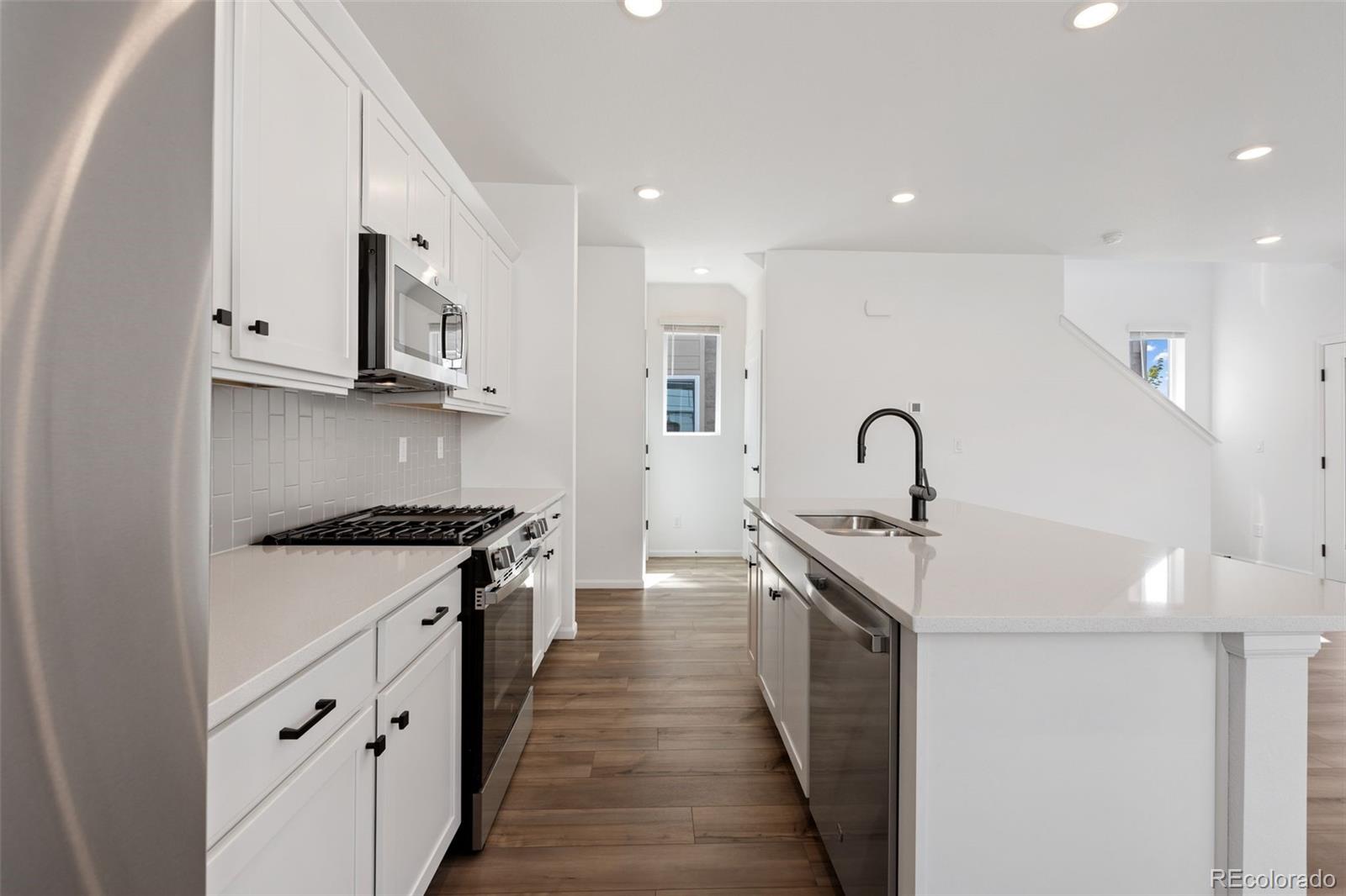 MLS Image #11 for 21144 e 63rd drive,aurora, Colorado