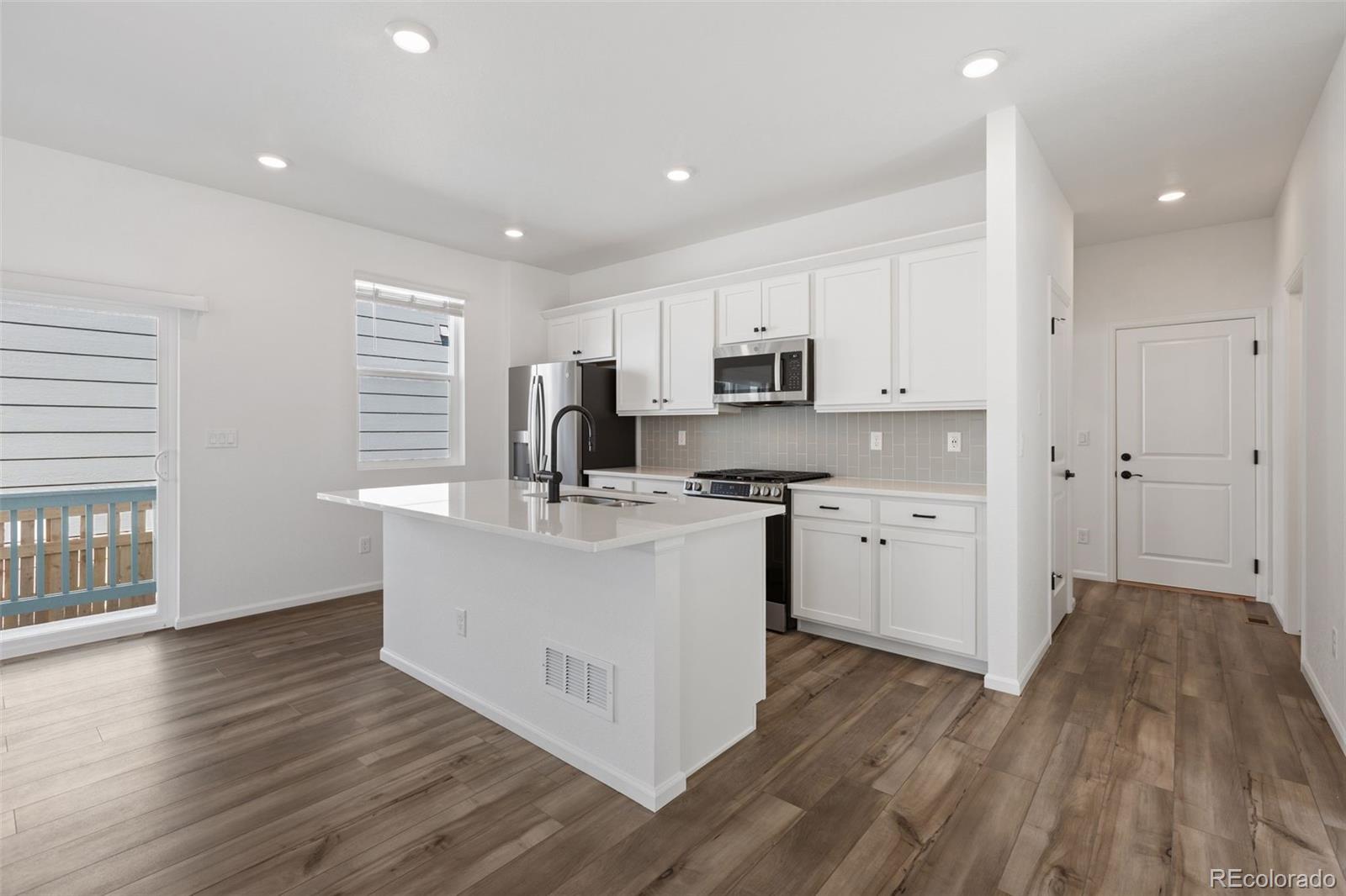 MLS Image #3 for 21144 e 63rd drive,aurora, Colorado