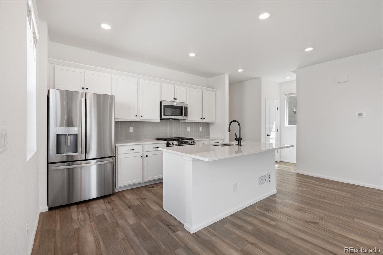 MLS Image #4 for 21144 e 63rd drive,aurora, Colorado