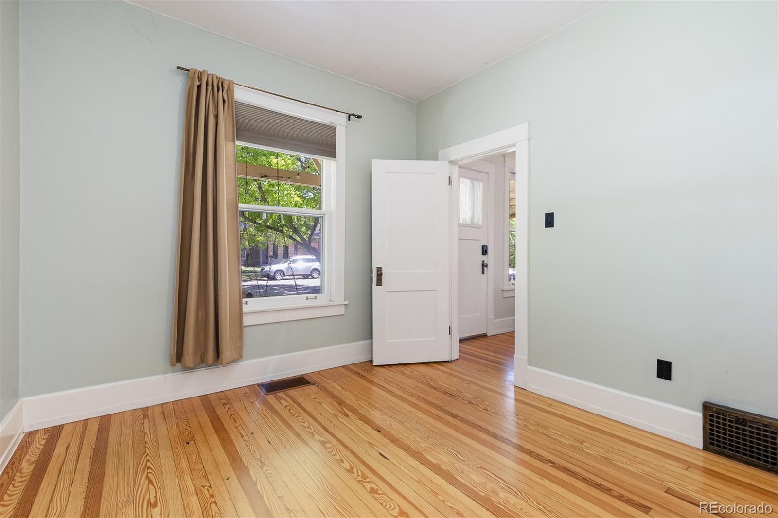 MLS Image #10 for 1121 s ogden street,denver, Colorado